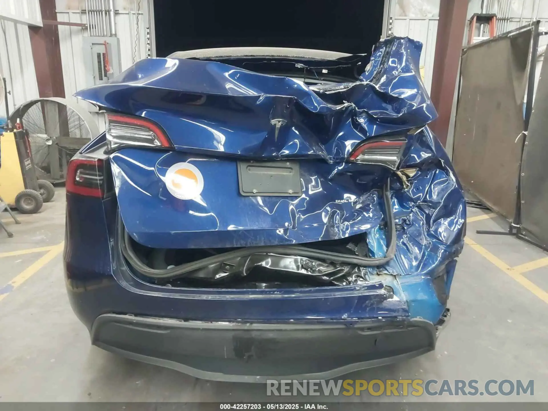 15 fotografías del automóvil dañado 7SAYGAEE2PF773382 TESLA MODEL Y 2023