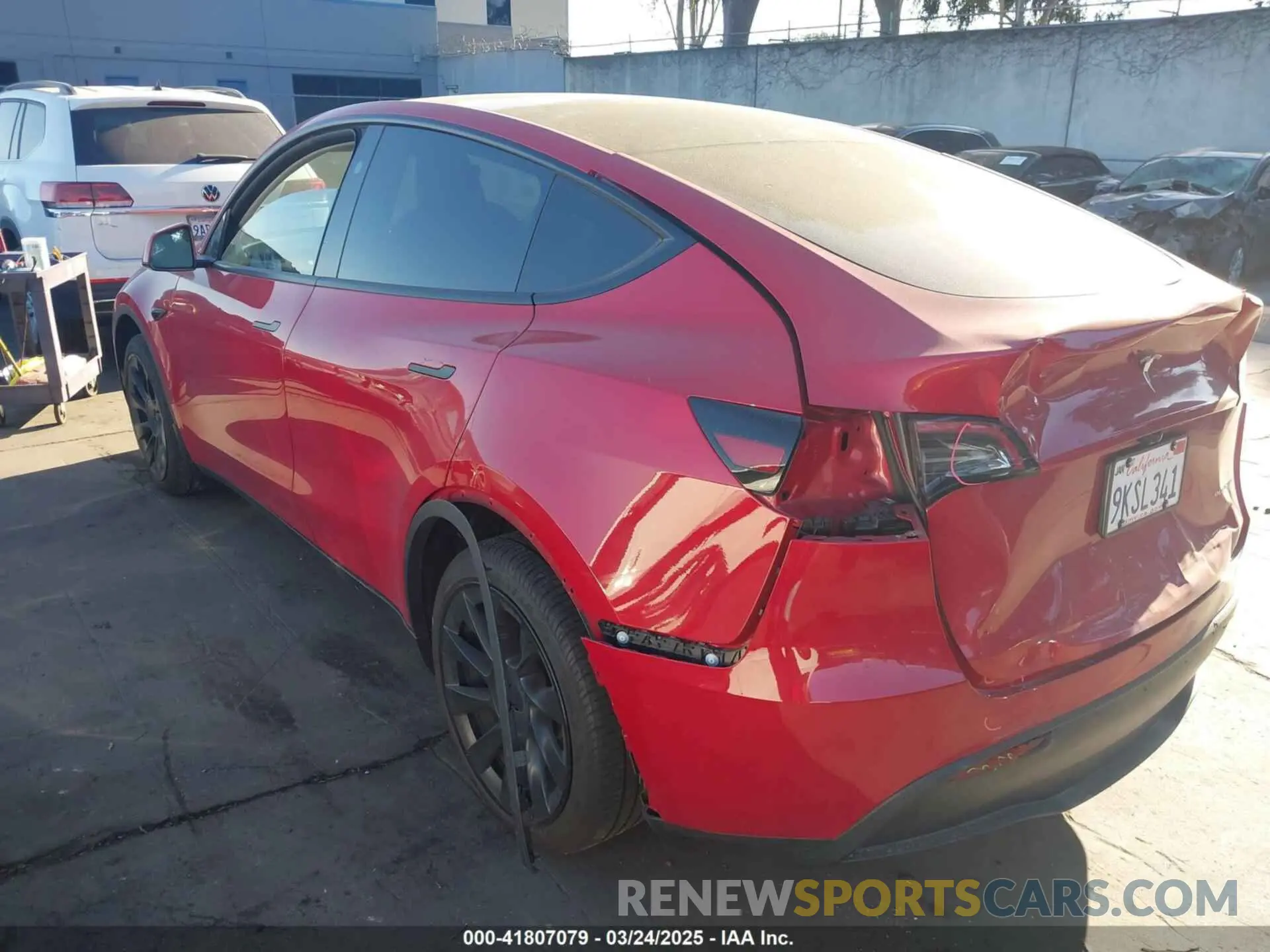 3 fotografías del automóvil dañado 7SAYGAEE2PF978393 TESLA MODEL Y 2023