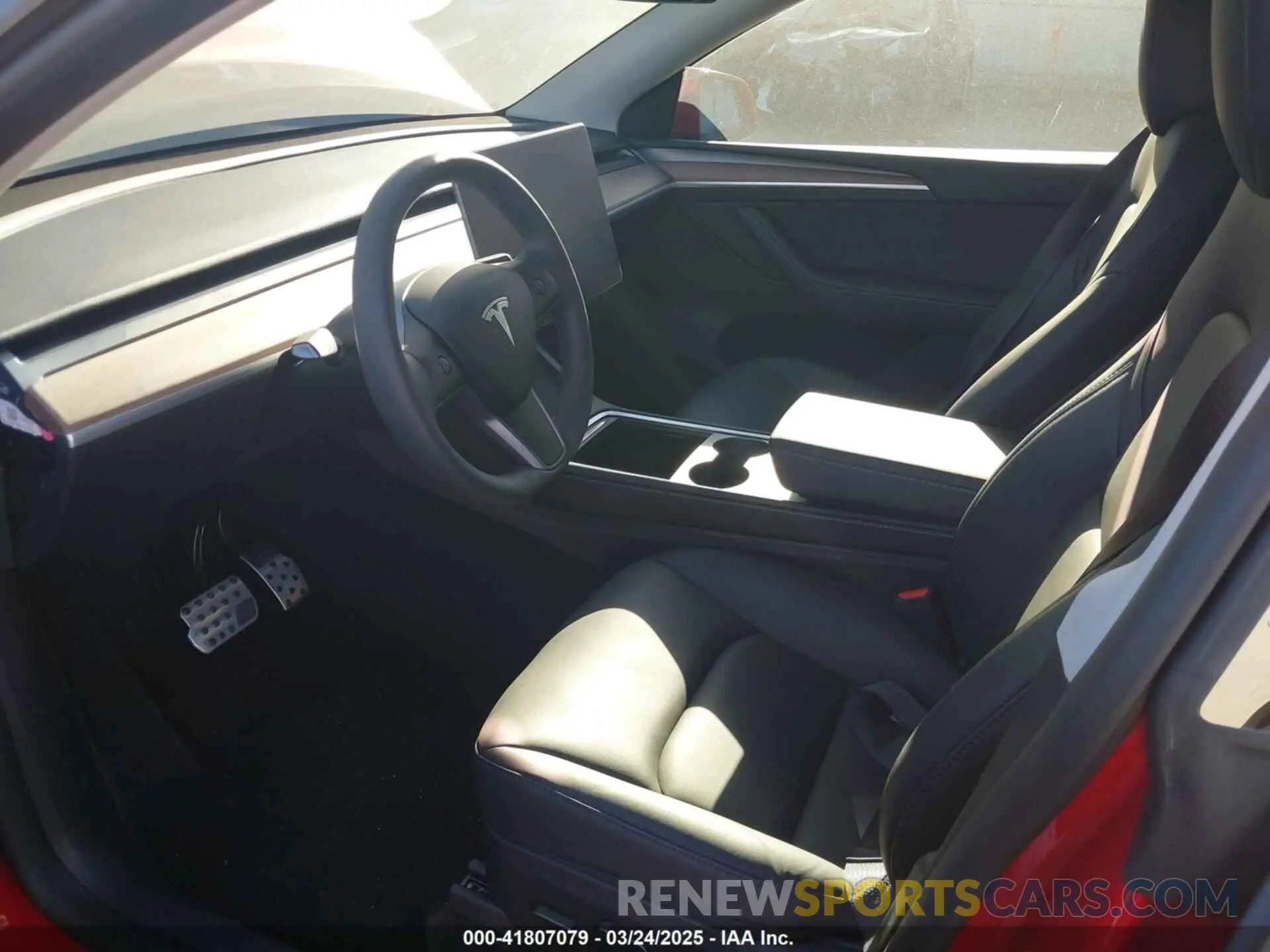 5 fotografías del automóvil dañado 7SAYGAEE2PF978393 TESLA MODEL Y 2023