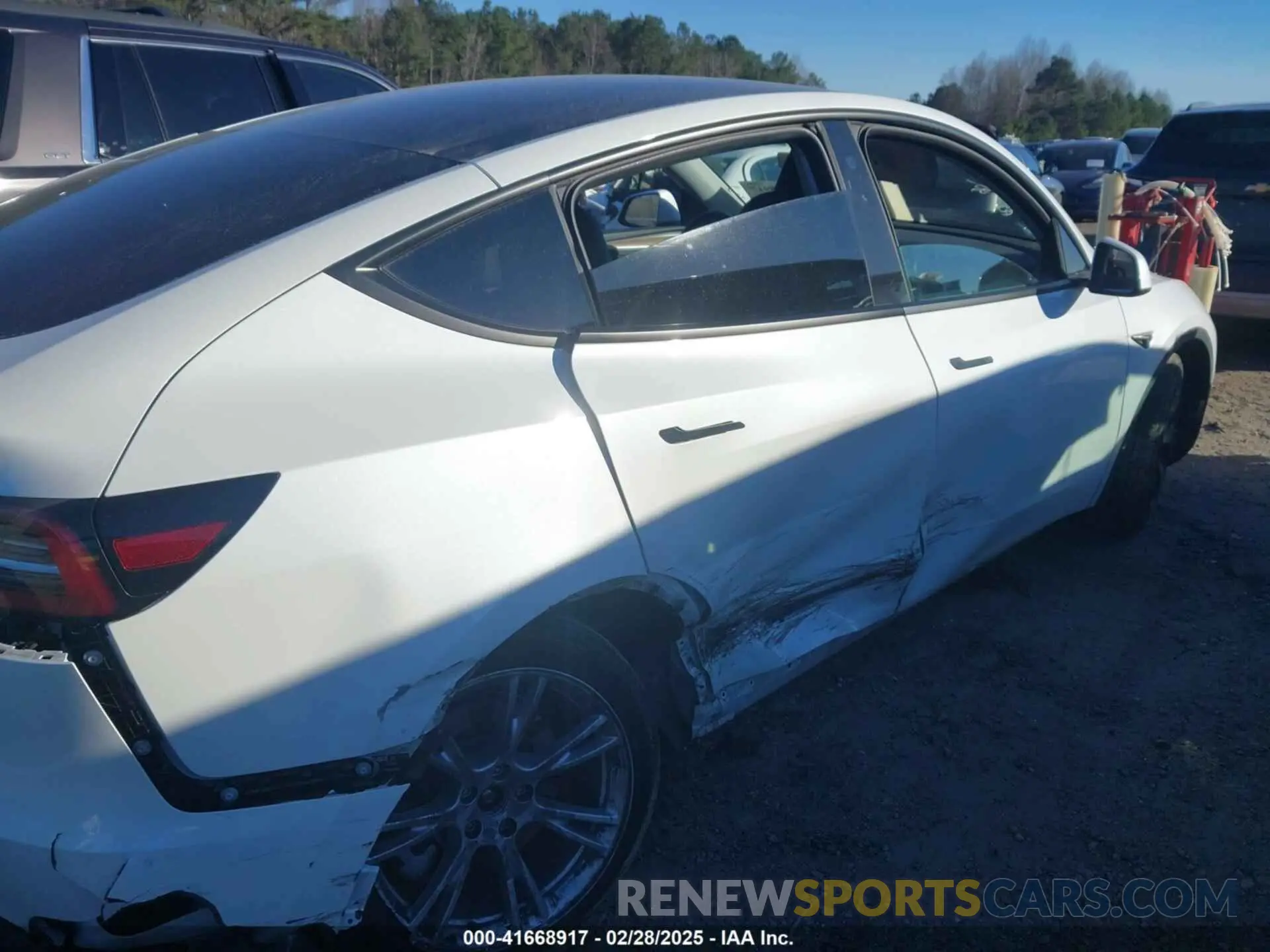 24 fotografías del automóvil dañado 7SAYGAEE3PF753657 TESLA MODEL Y 2023
