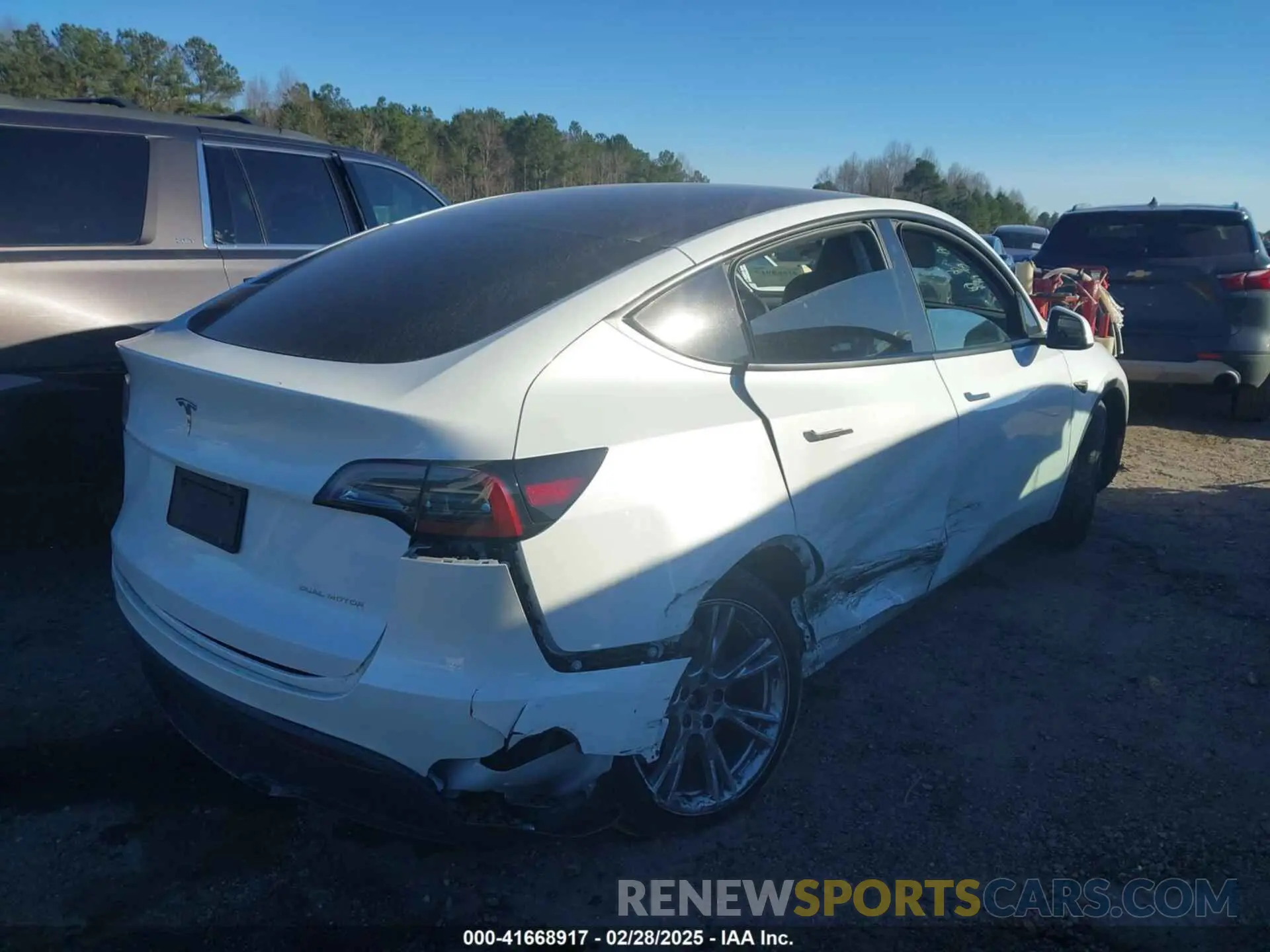 4 fotografías del automóvil dañado 7SAYGAEE3PF753657 TESLA MODEL Y 2023