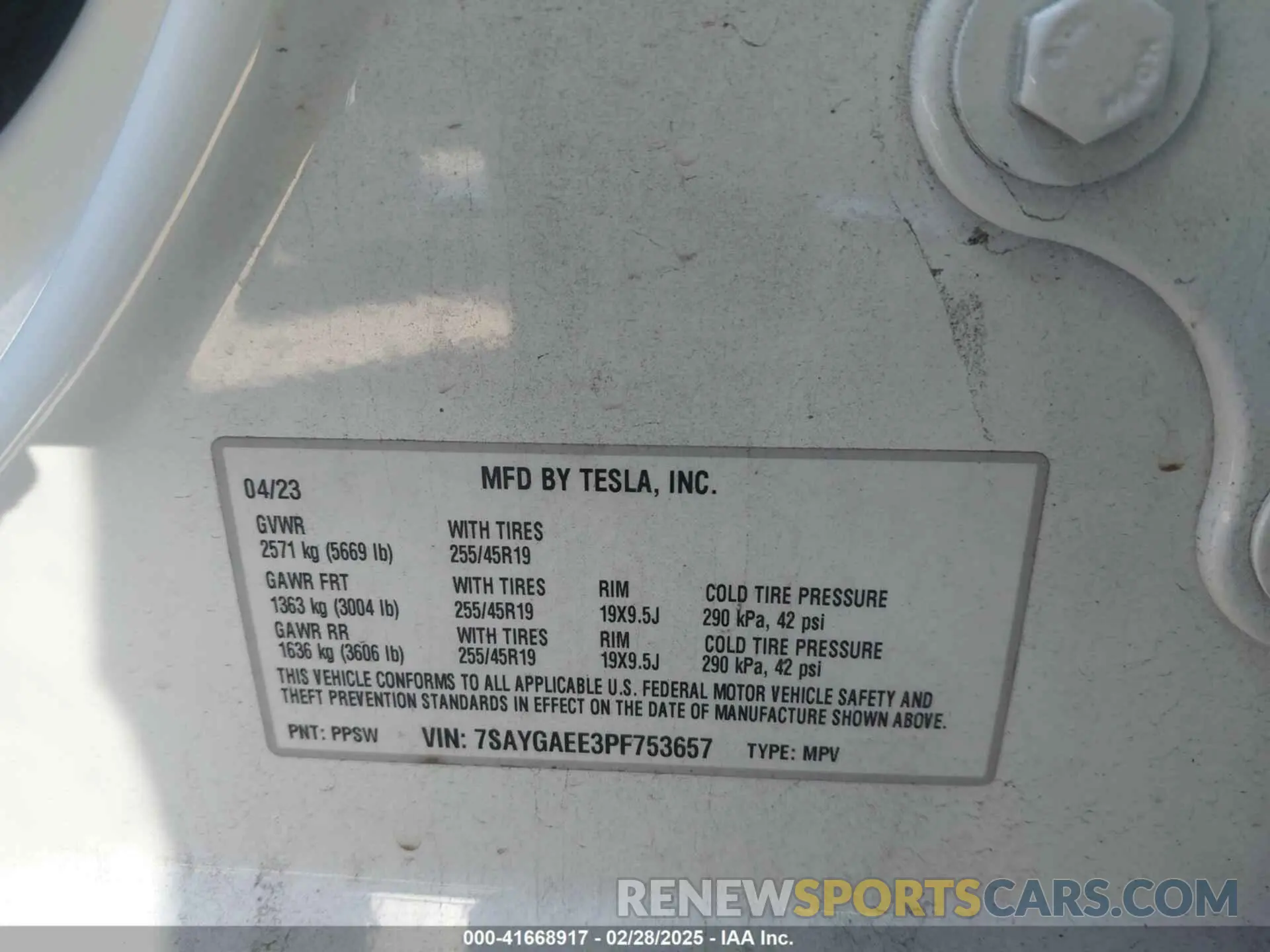 9 fotografías del automóvil dañado 7SAYGAEE3PF753657 TESLA MODEL Y 2023