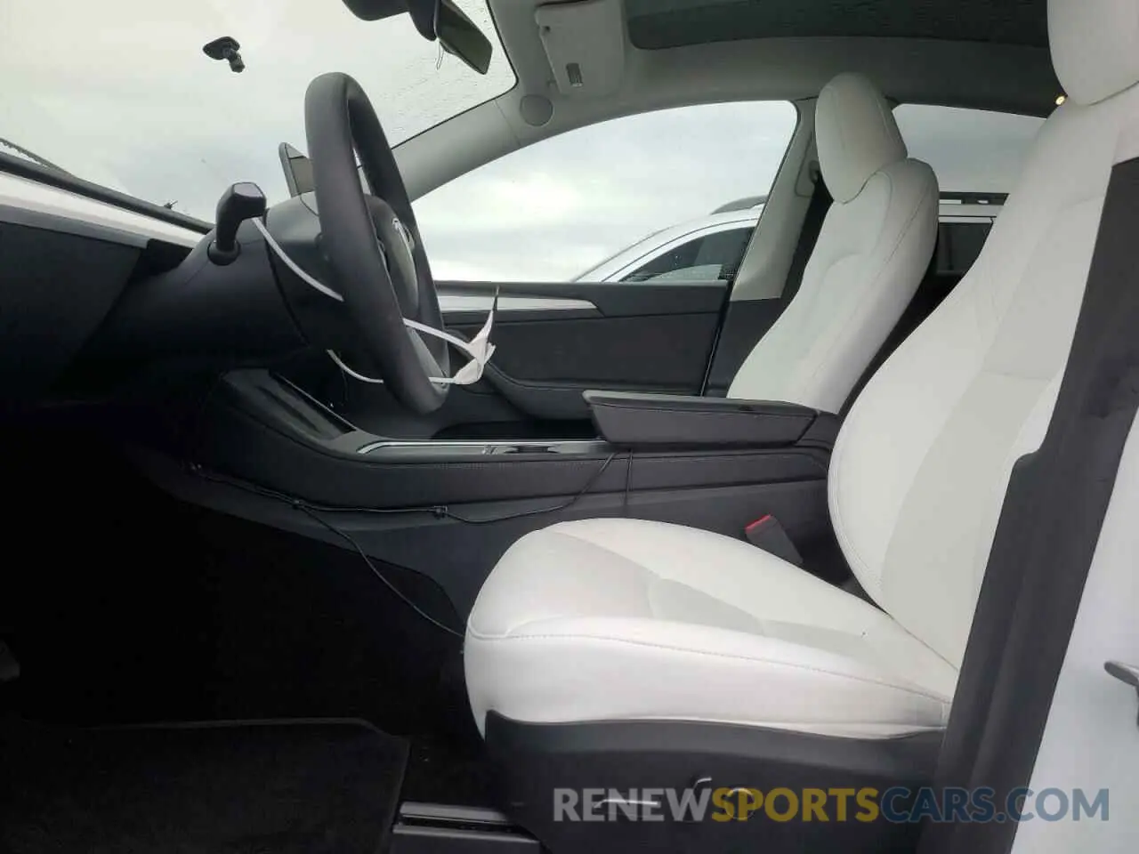 7 fotografías del automóvil dañado 7SAYGAEE3PF811654 TESLA MODEL Y 2023