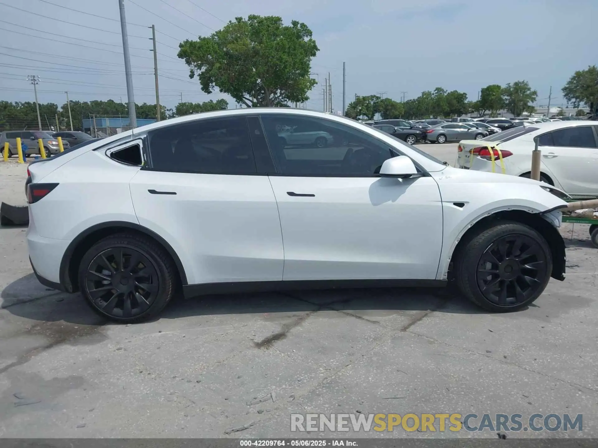 12 fotografías del automóvil dañado 7SAYGAEE3PF907784 TESLA MODEL Y 2023
