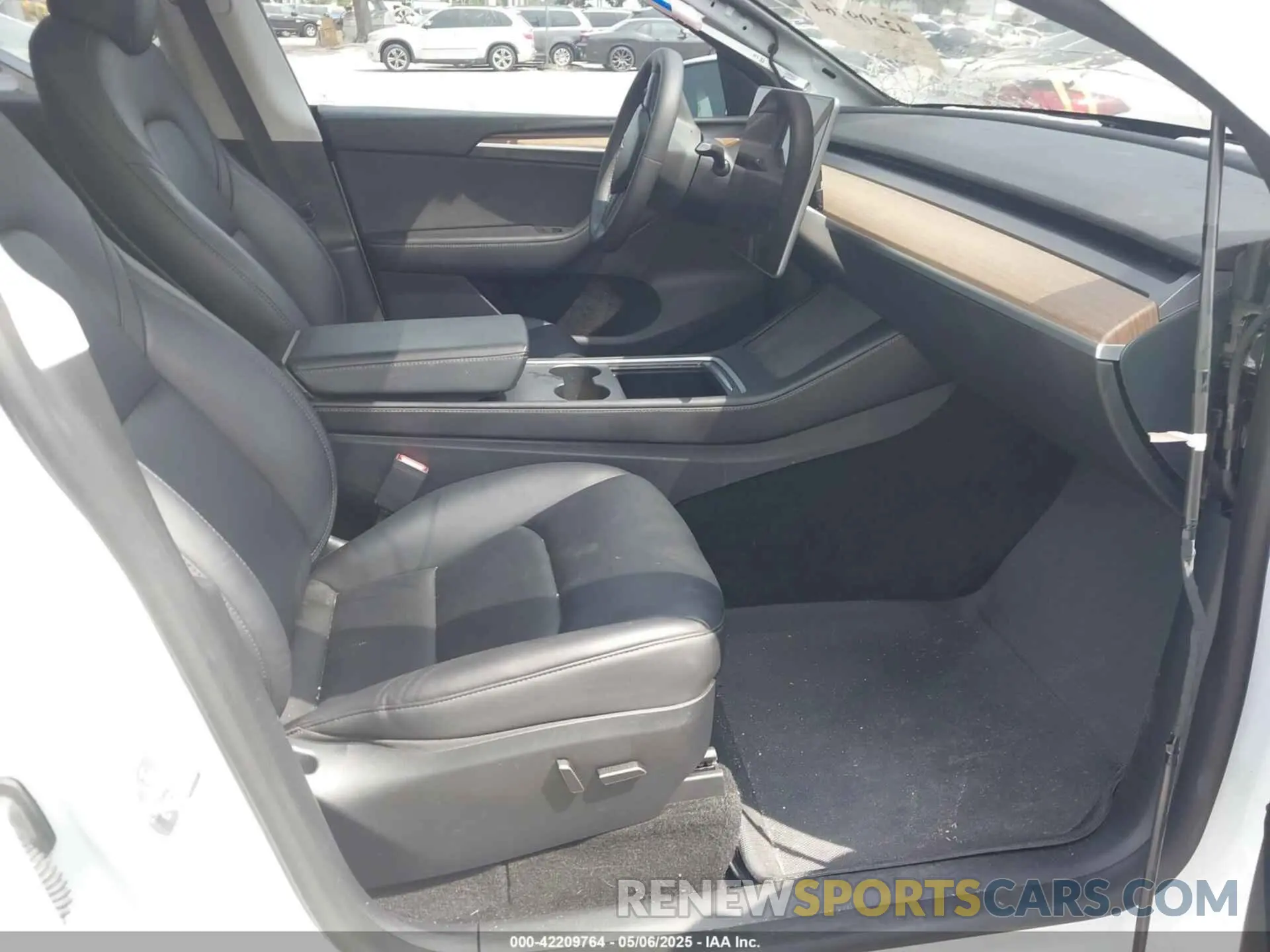 5 fotografías del automóvil dañado 7SAYGAEE3PF907784 TESLA MODEL Y 2023