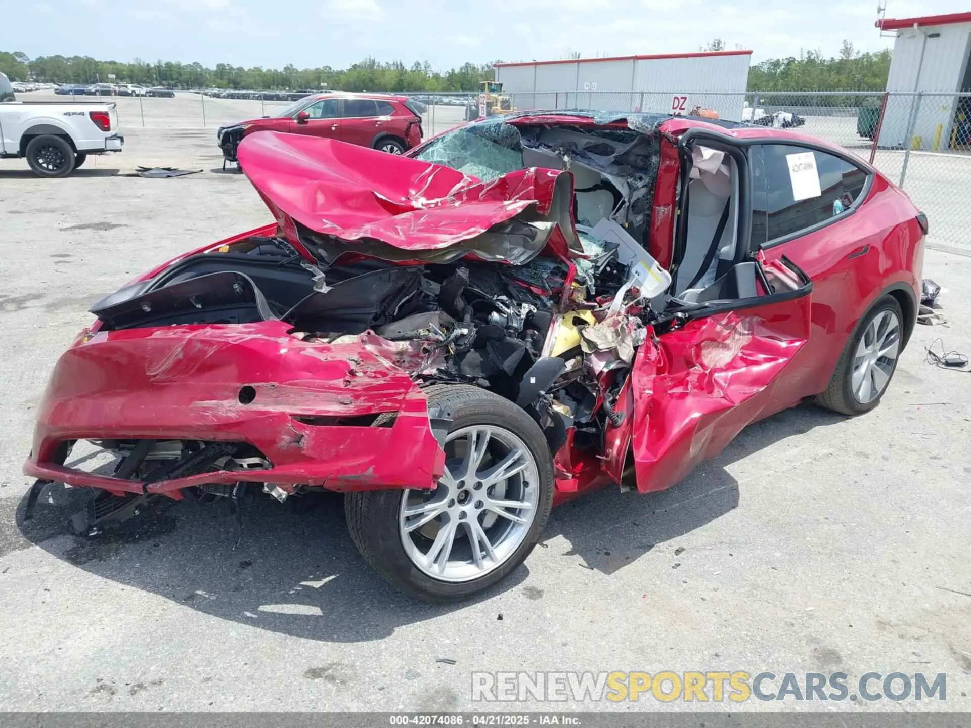 2 fotografías del automóvil dañado 7SAYGAEE3PF968049 TESLA MODEL Y 2023