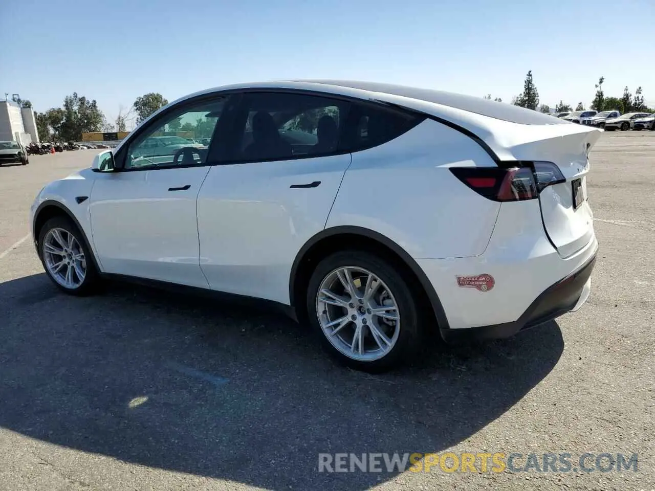 2 fotografías del automóvil dañado 7SAYGAEE4PF786487 TESLA MODEL Y 2023