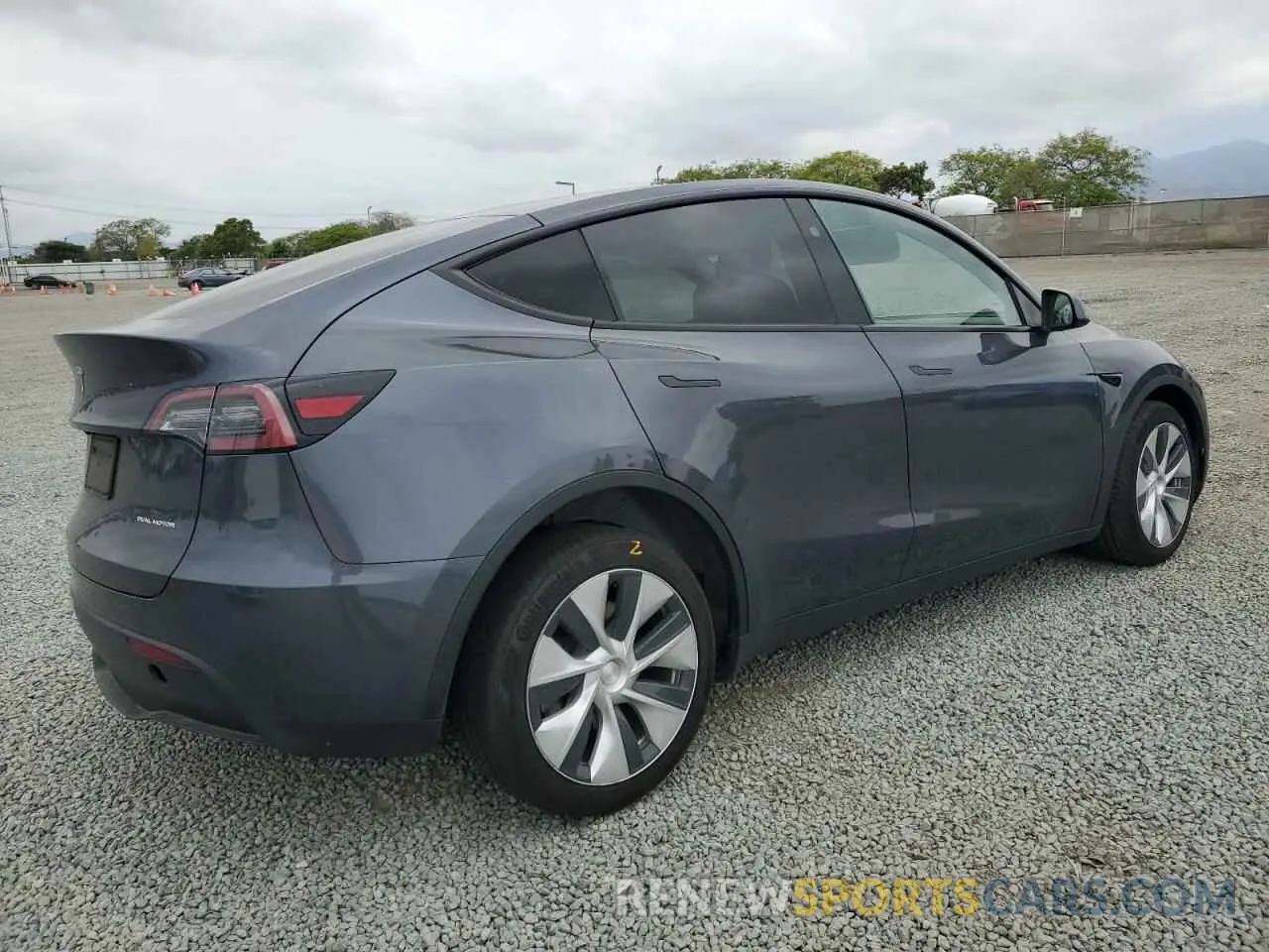 3 fotografías del automóvil dañado 7SAYGAEE4PF879736 TESLA MODEL Y 2023