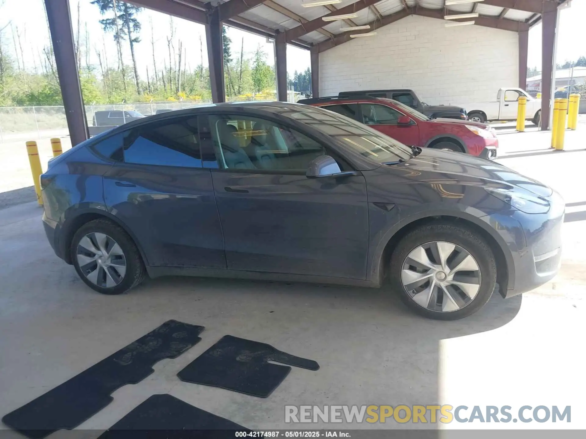 13 fotografías del automóvil dañado 7SAYGAEE4PF906577 TESLA MODEL Y 2023
