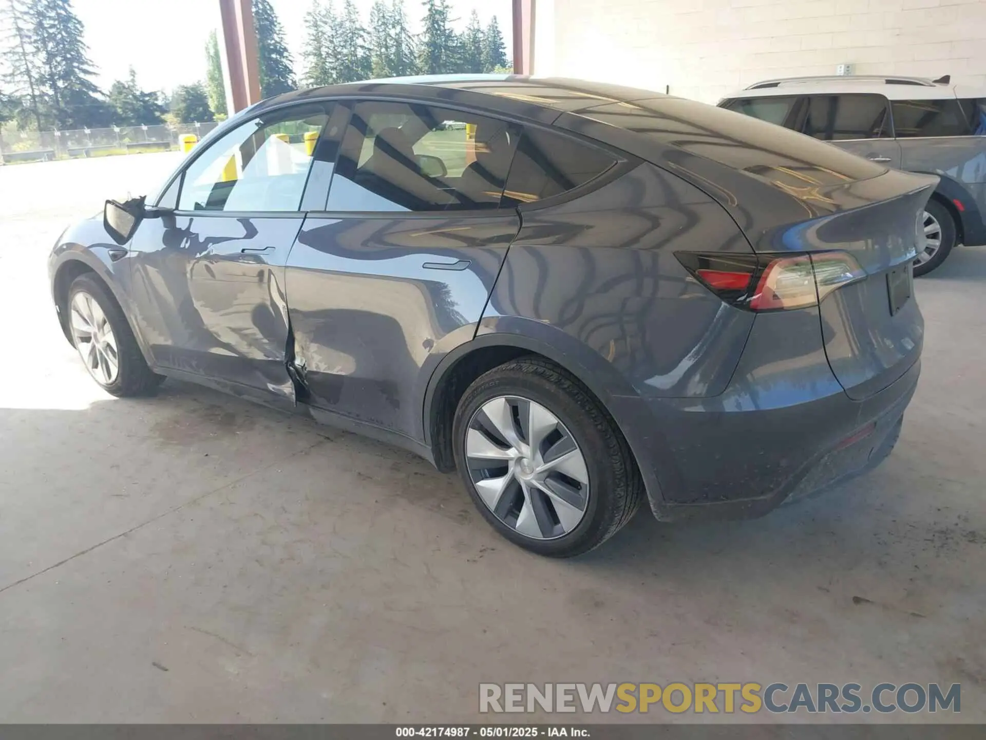 3 fotografías del automóvil dañado 7SAYGAEE4PF906577 TESLA MODEL Y 2023