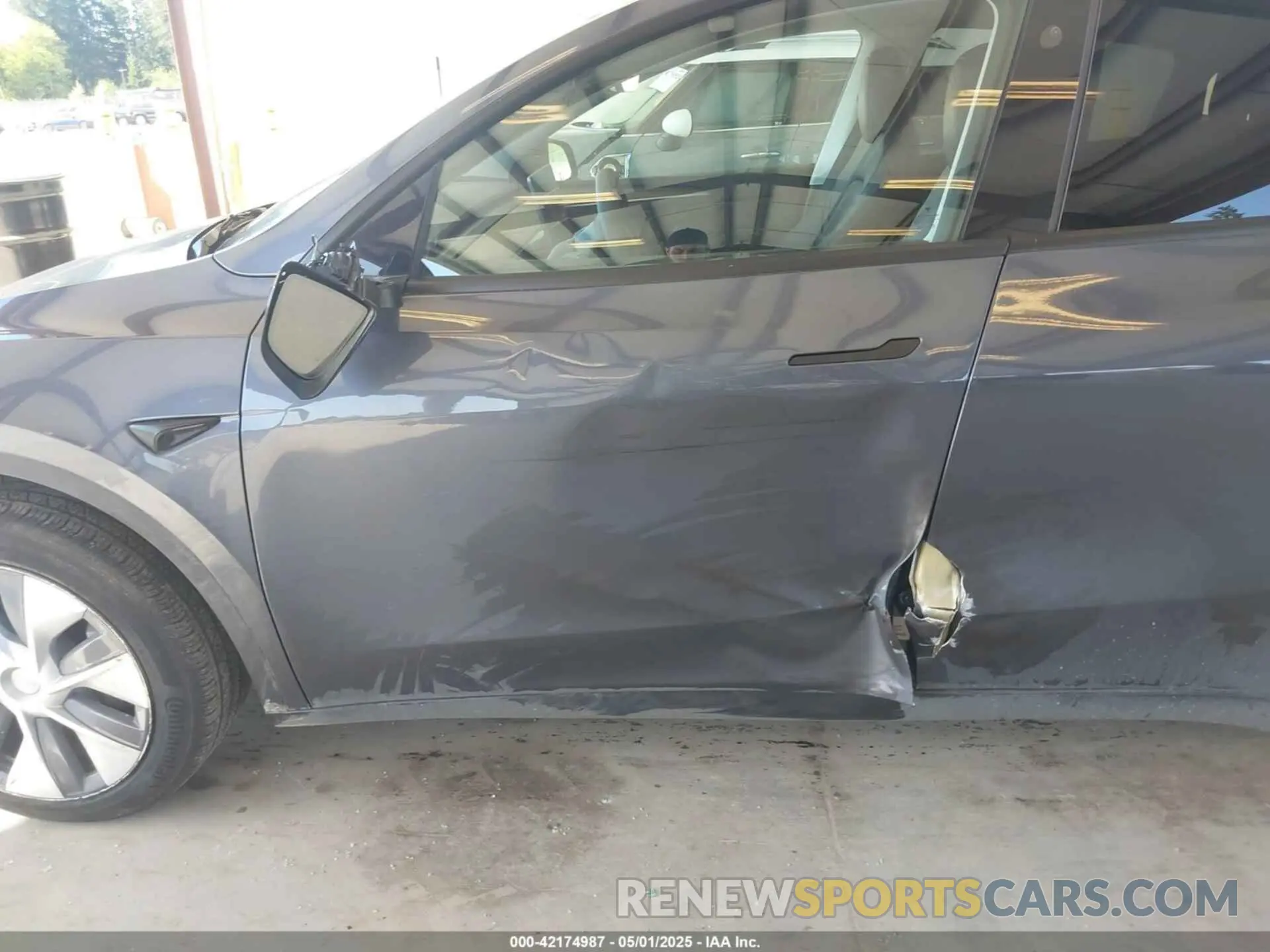 6 fotografías del automóvil dañado 7SAYGAEE4PF906577 TESLA MODEL Y 2023