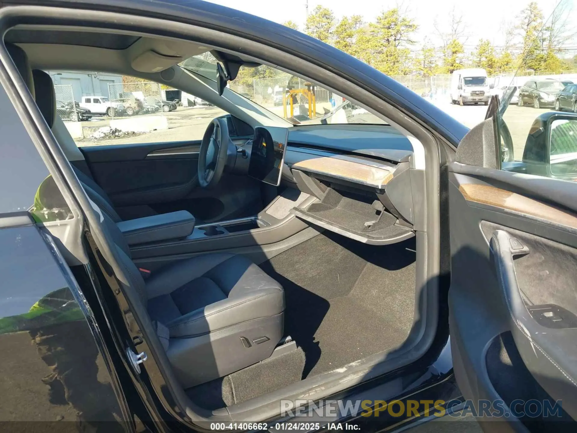 5 fotografías del automóvil dañado 7SAYGAEE4PF929339 TESLA MODEL Y 2023
