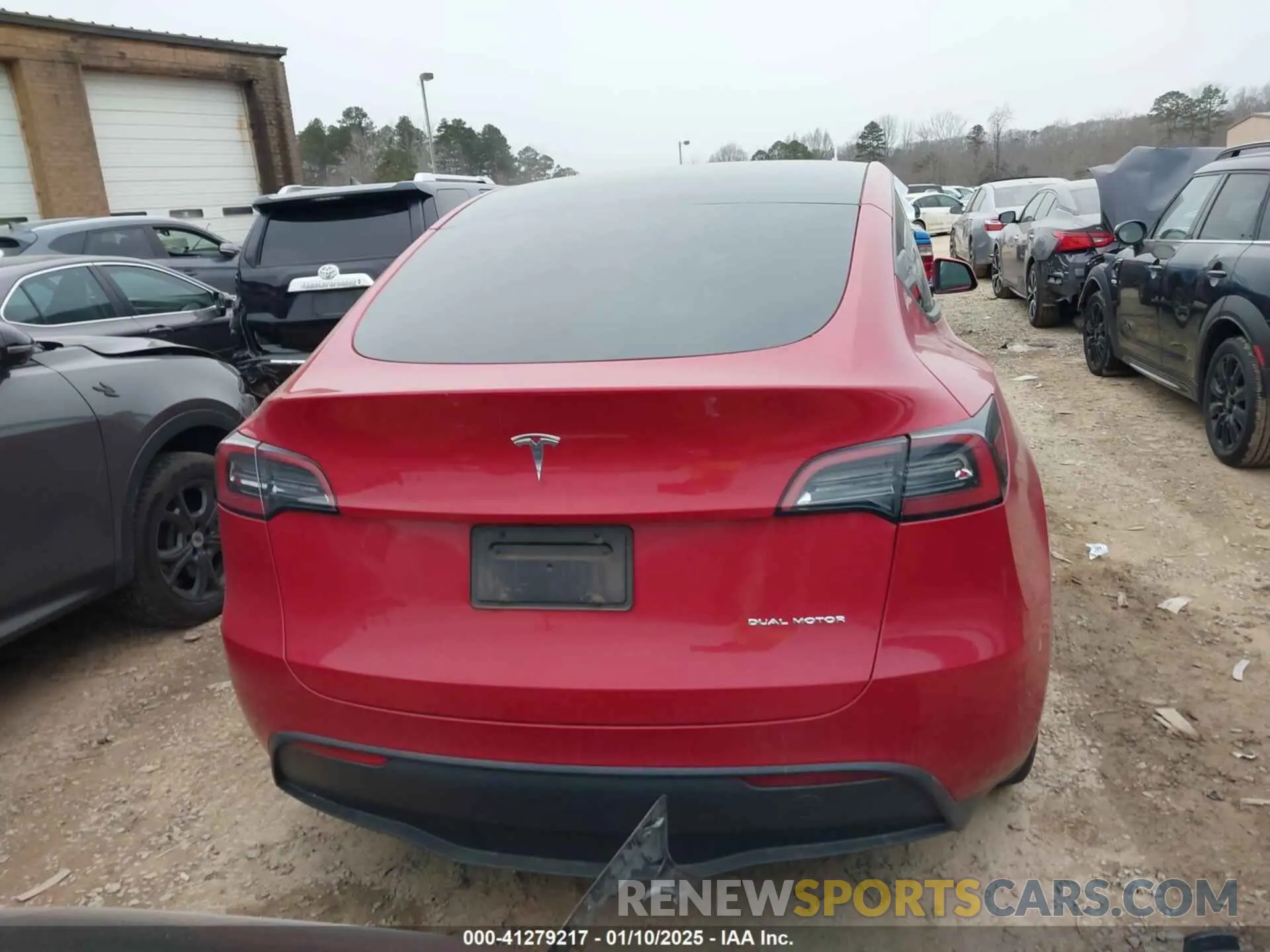 17 fotografías del automóvil dañado 7SAYGAEE5PF615828 TESLA MODEL Y 2023