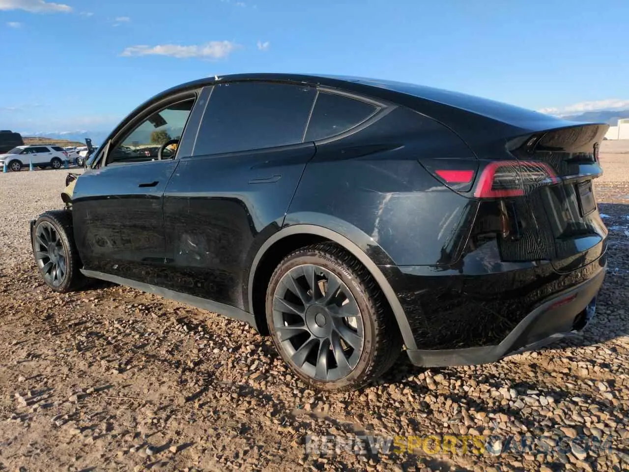 2 fotografías del automóvil dañado 7SAYGAEE5PF711801 TESLA MODEL Y 2023