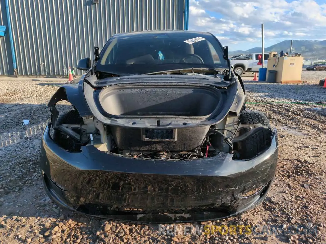5 fotografías del automóvil dañado 7SAYGAEE5PF711801 TESLA MODEL Y 2023
