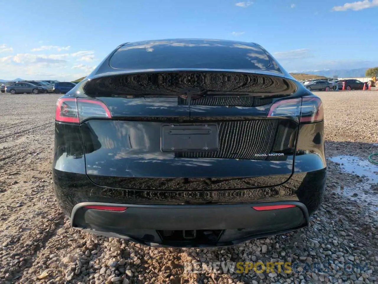 6 fotografías del automóvil dañado 7SAYGAEE5PF711801 TESLA MODEL Y 2023