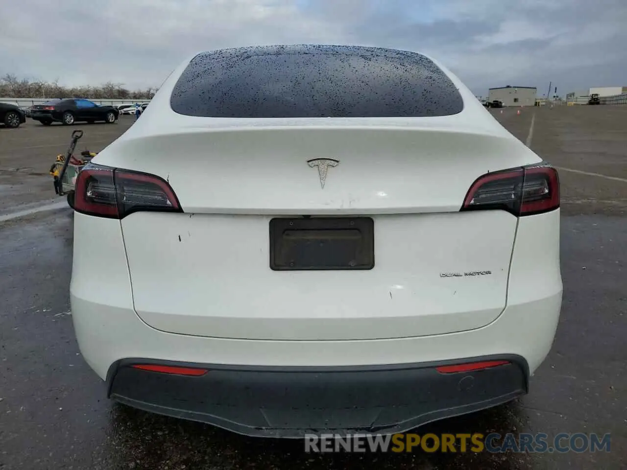 6 fotografías del automóvil dañado 7SAYGAEE5PF743079 TESLA MODEL Y 2023