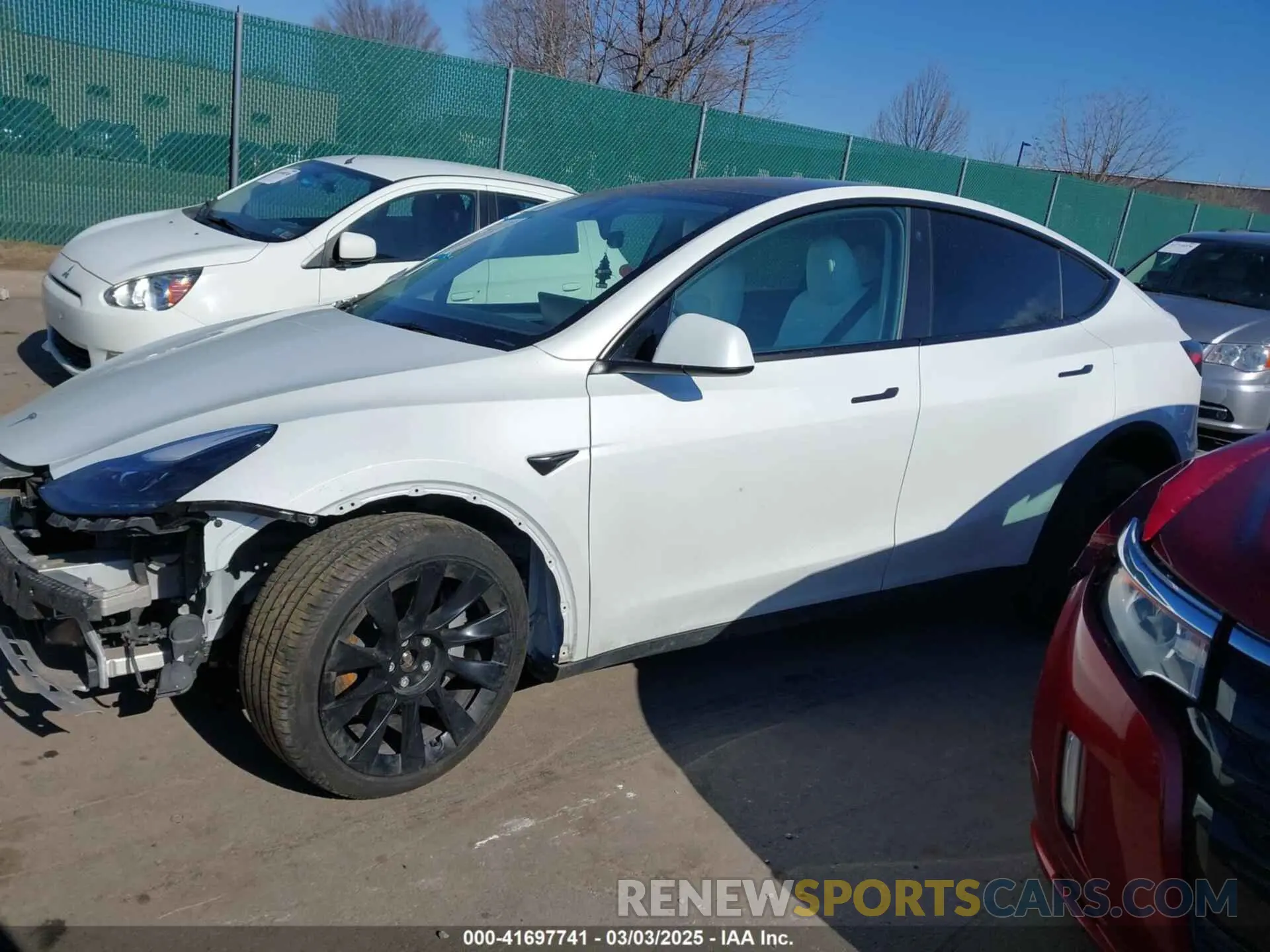13 fotografías del automóvil dañado 7SAYGAEE5PF768791 TESLA MODEL Y 2023