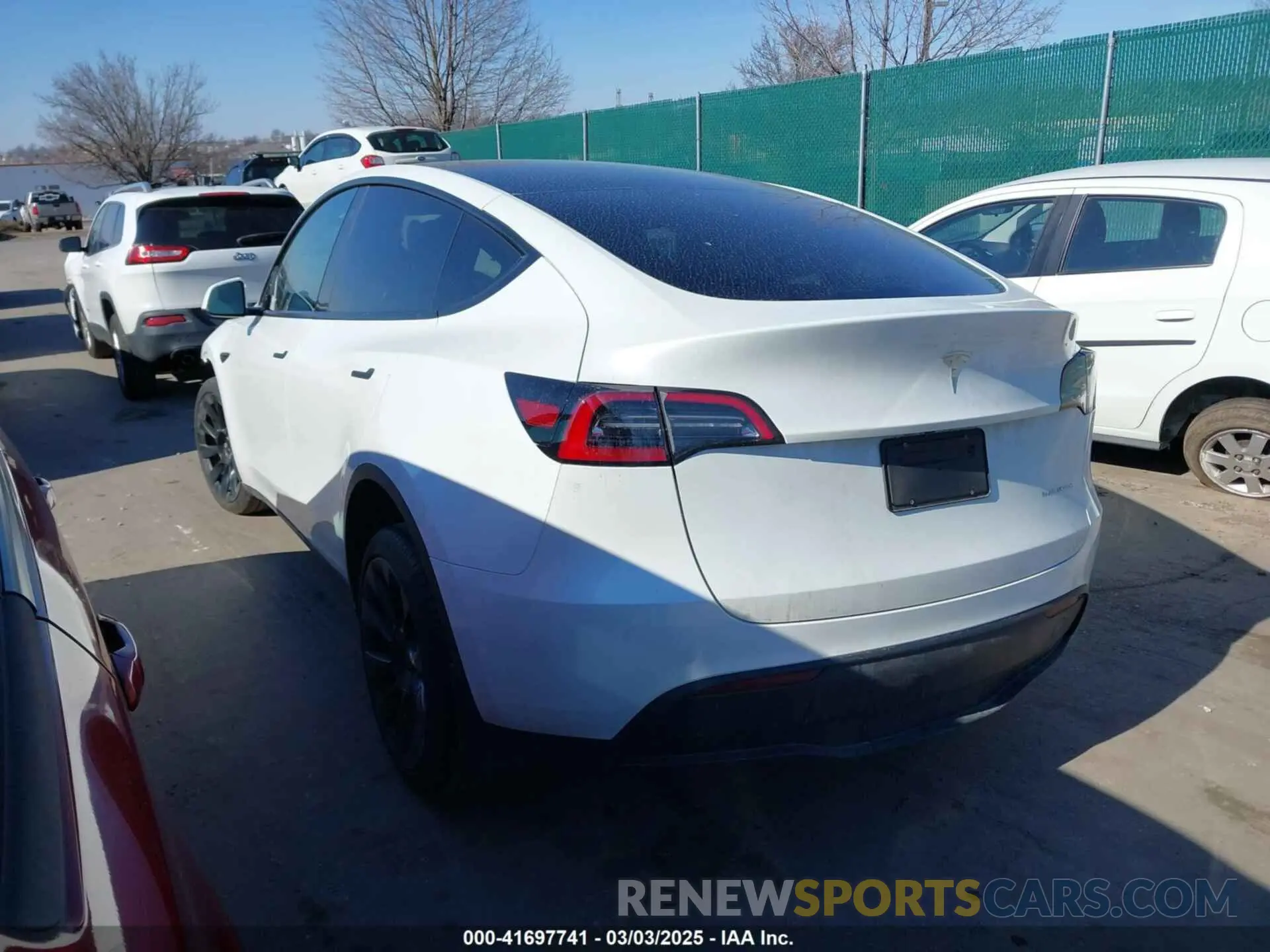 3 fotografías del automóvil dañado 7SAYGAEE5PF768791 TESLA MODEL Y 2023