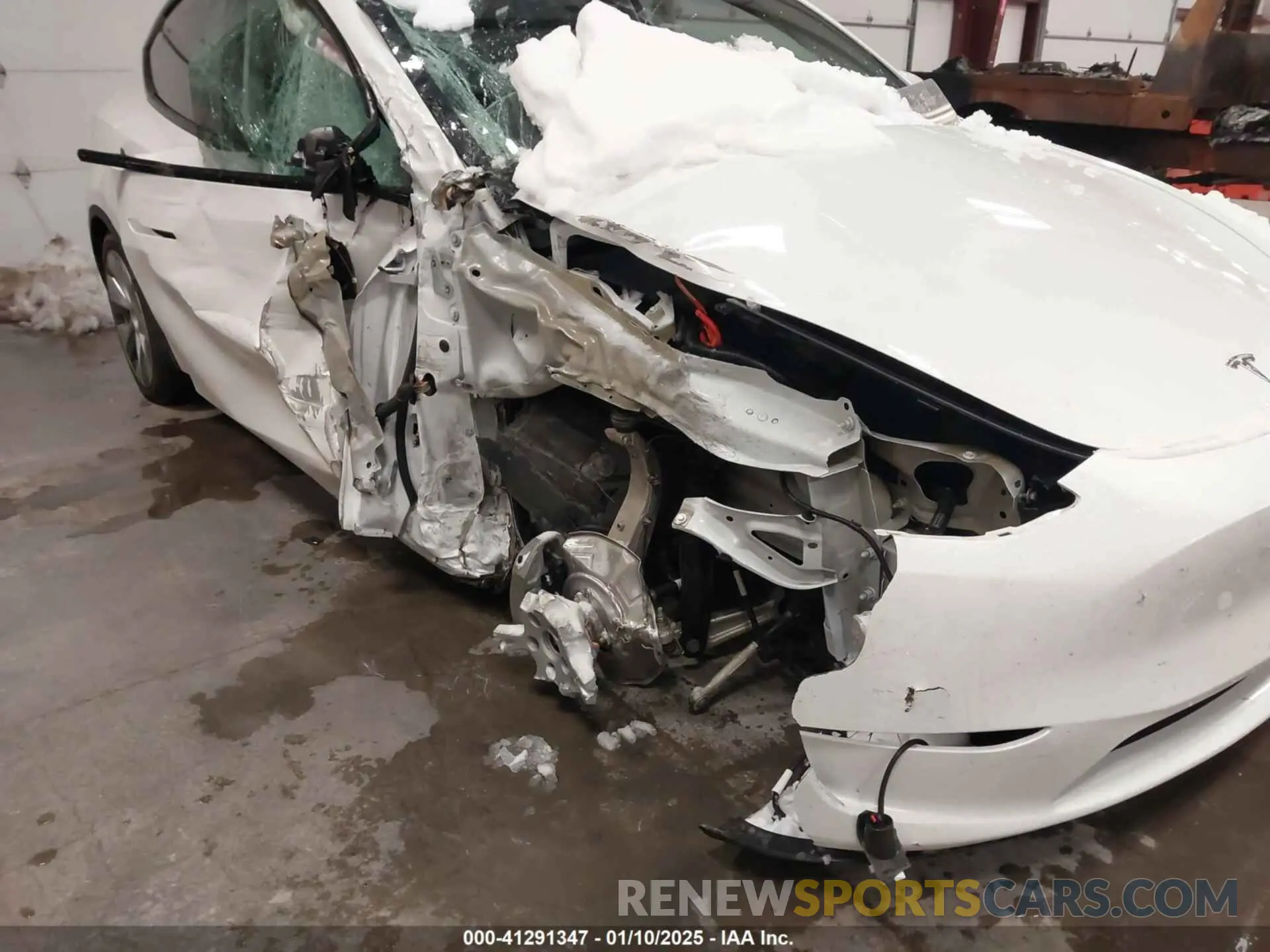 6 fotografías del automóvil dañado 7SAYGAEE5PF776101 TESLA MODEL Y 2023