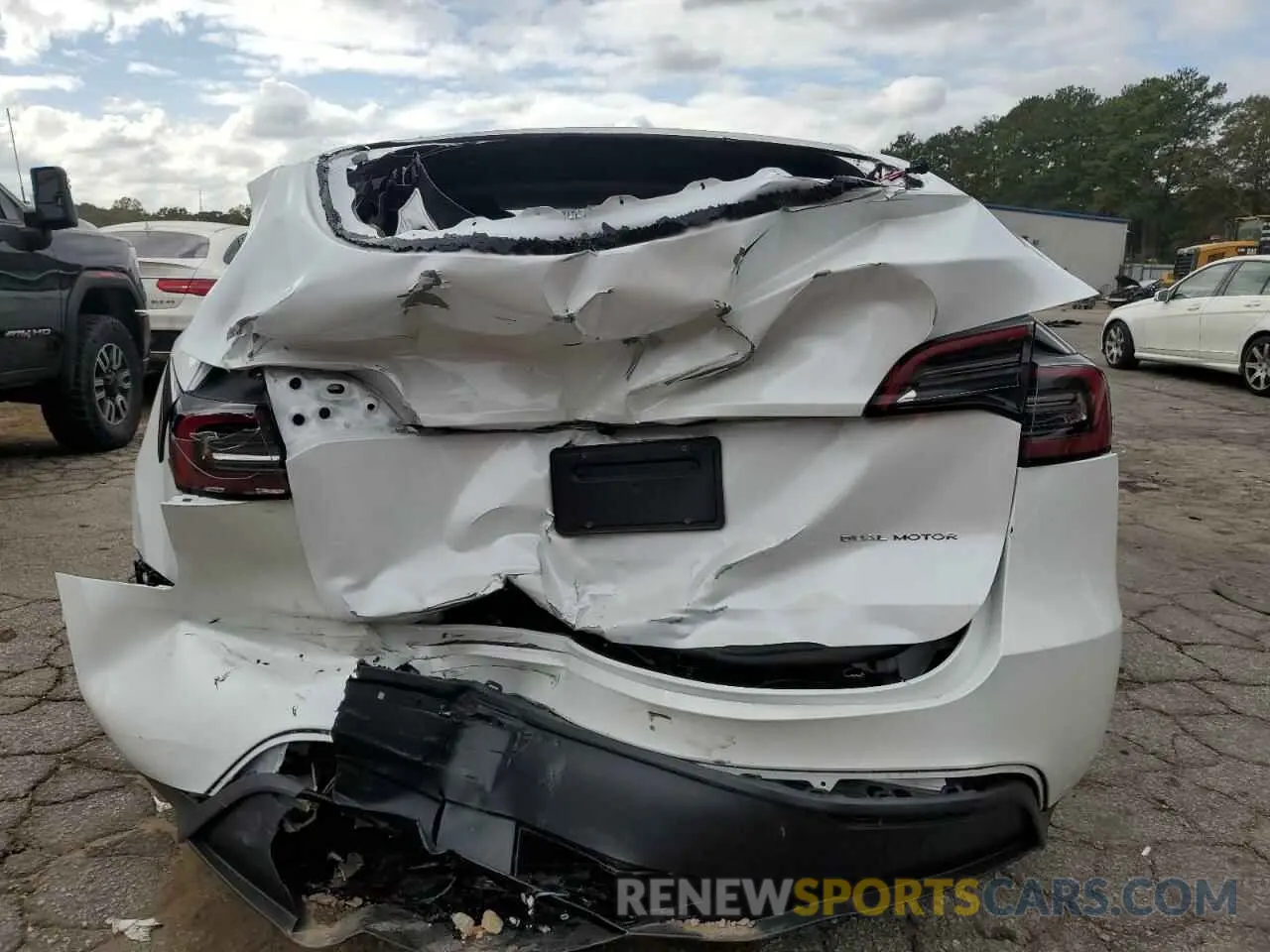6 fotografías del automóvil dañado 7SAYGAEE5PF799717 TESLA MODEL Y 2023