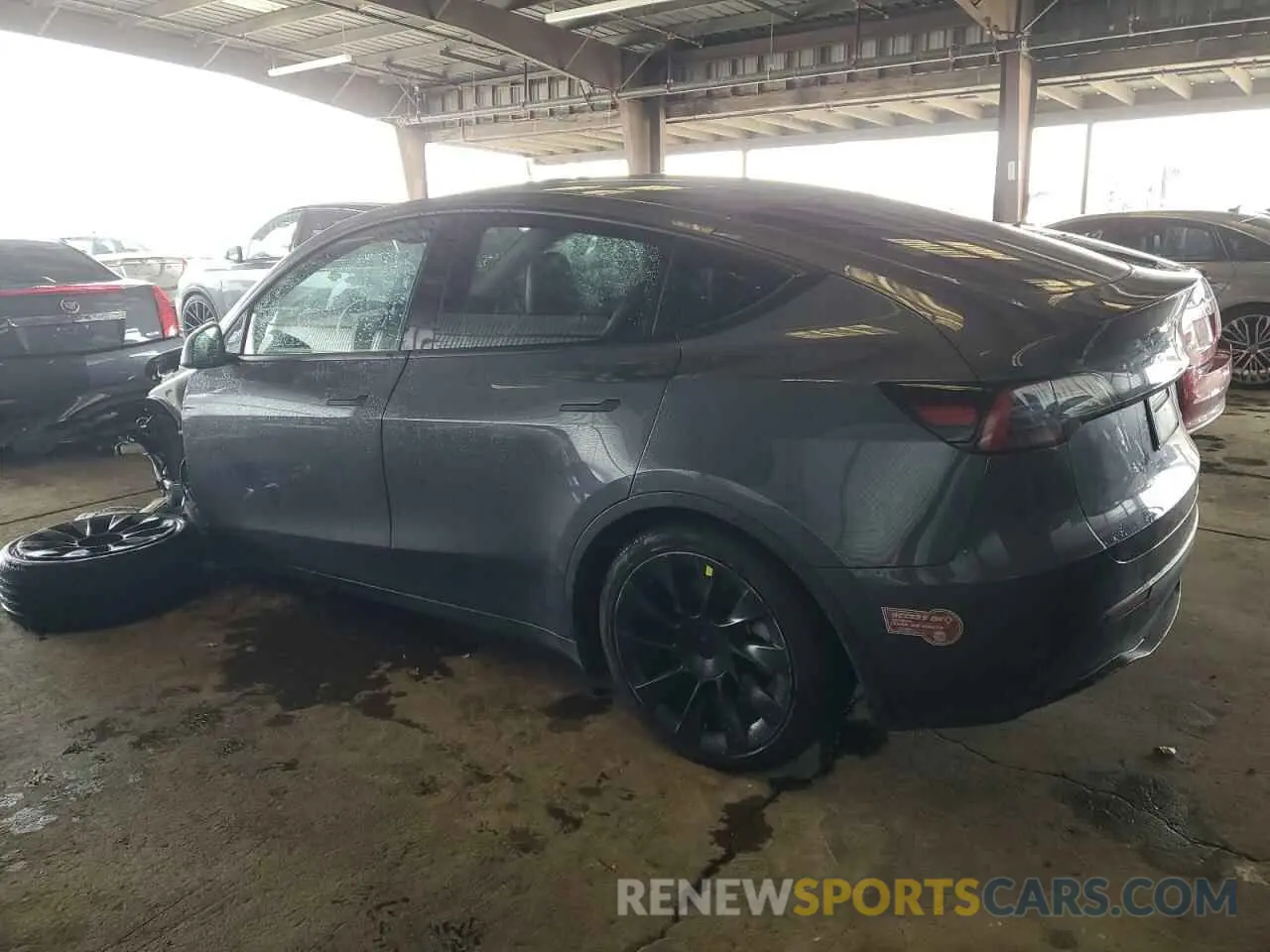 2 fotografías del automóvil dañado 7SAYGAEE5PF838581 TESLA MODEL Y 2023
