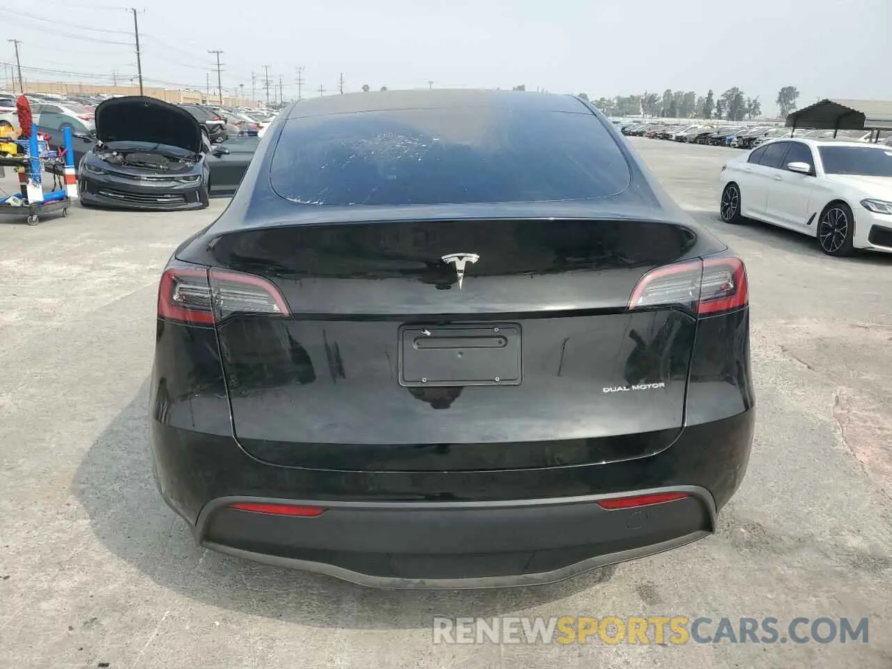 6 fotografías del automóvil dañado 7SAYGAEE5PF894603 TESLA MODEL Y 2023