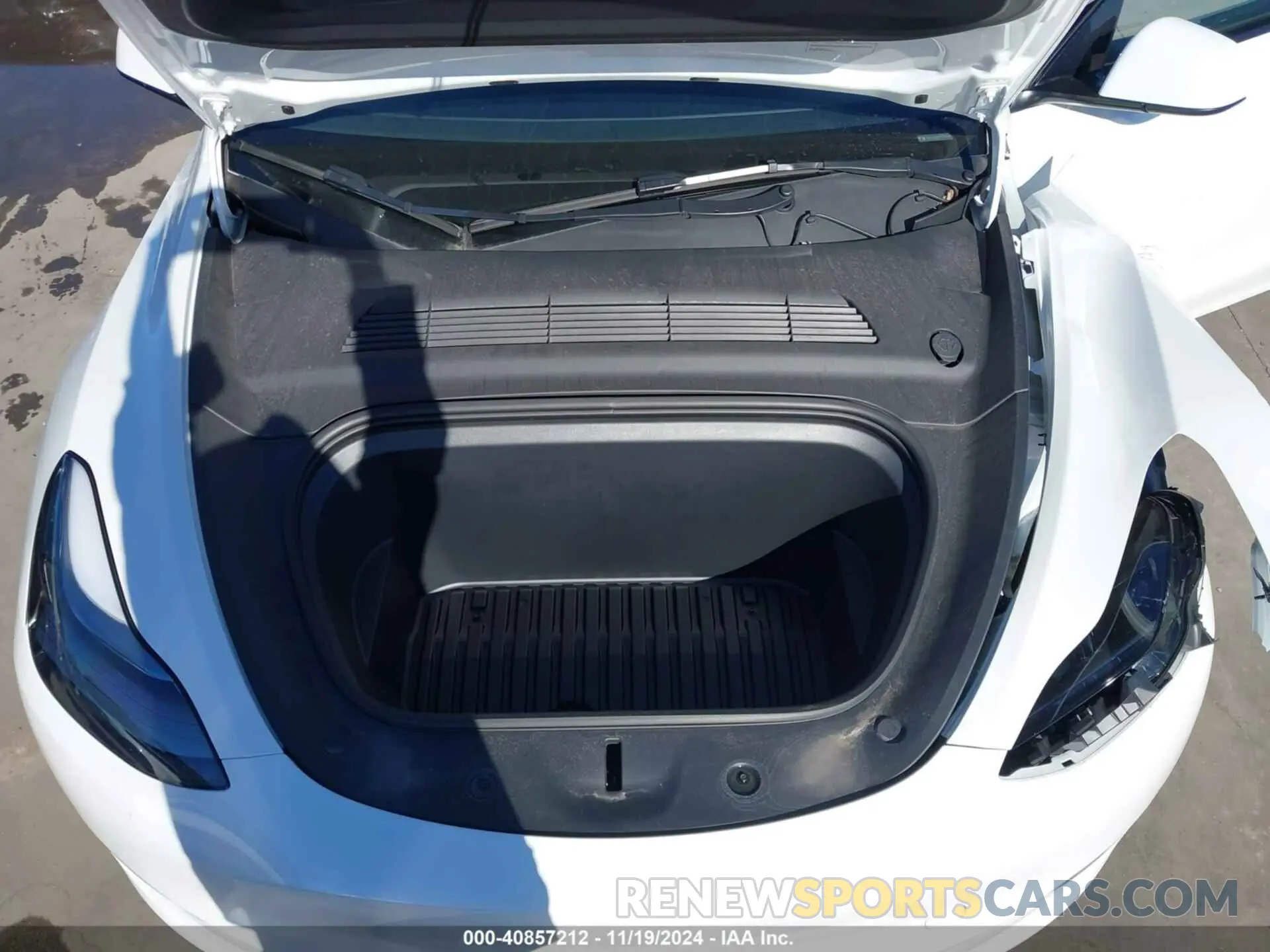 10 fotografías del automóvil dañado 7SAYGAEE5PF904904 TESLA MODEL Y 2023
