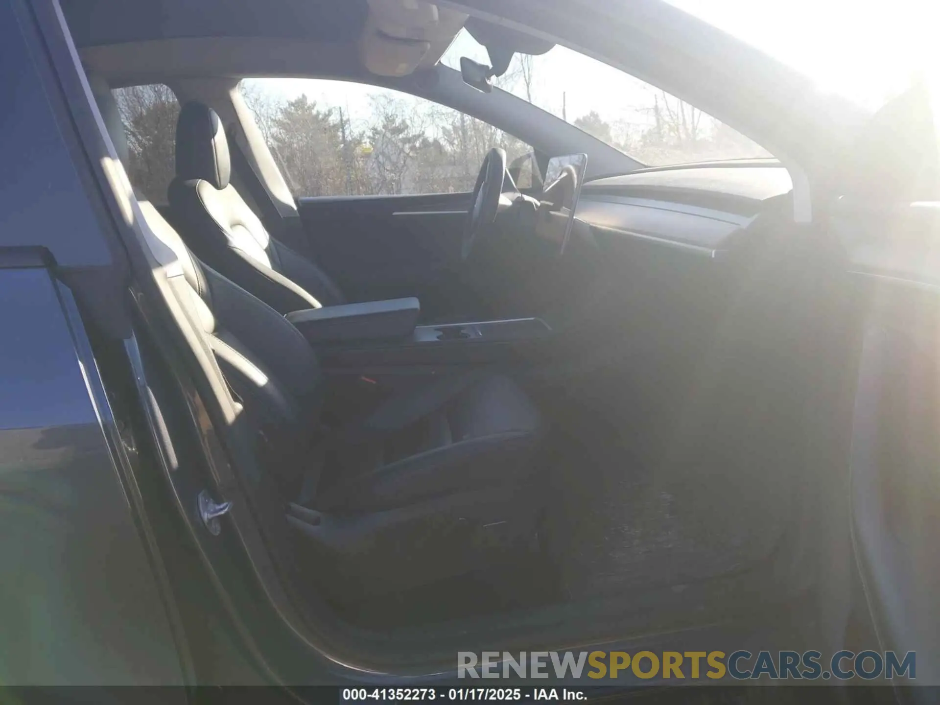 5 fotografías del automóvil dañado 7SAYGAEE5PF927115 TESLA MODEL Y 2023