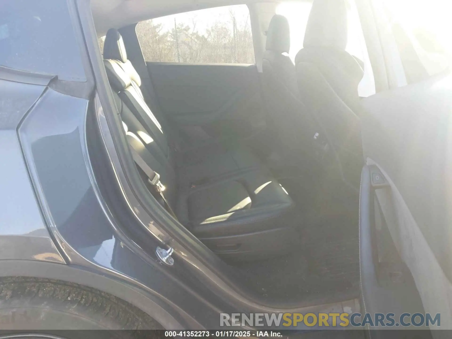 8 fotografías del automóvil dañado 7SAYGAEE5PF927115 TESLA MODEL Y 2023