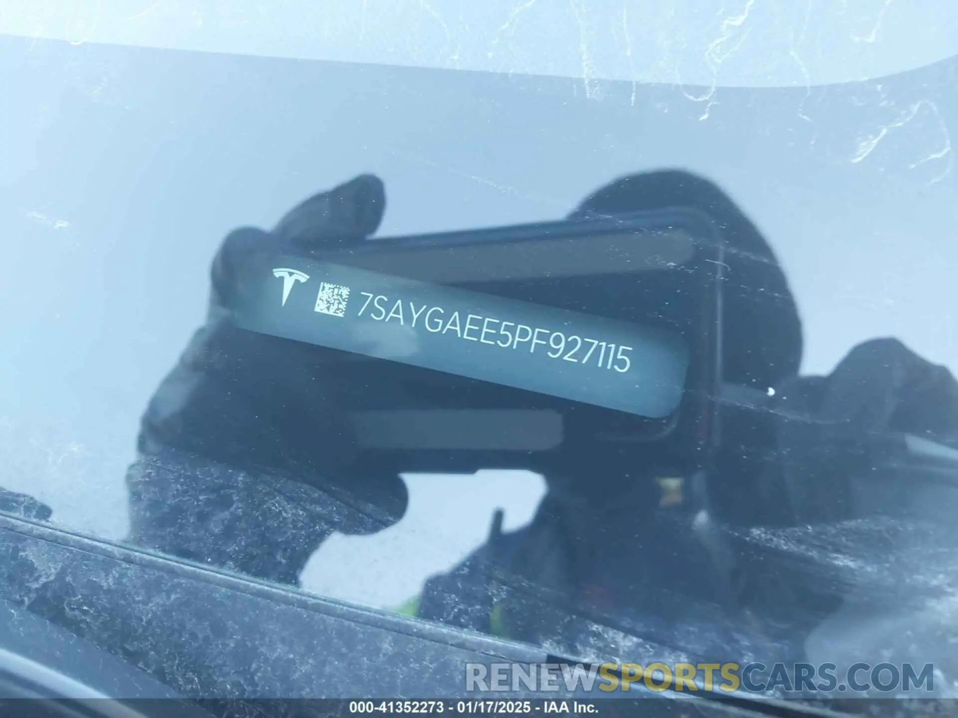9 fotografías del automóvil dañado 7SAYGAEE5PF927115 TESLA MODEL Y 2023