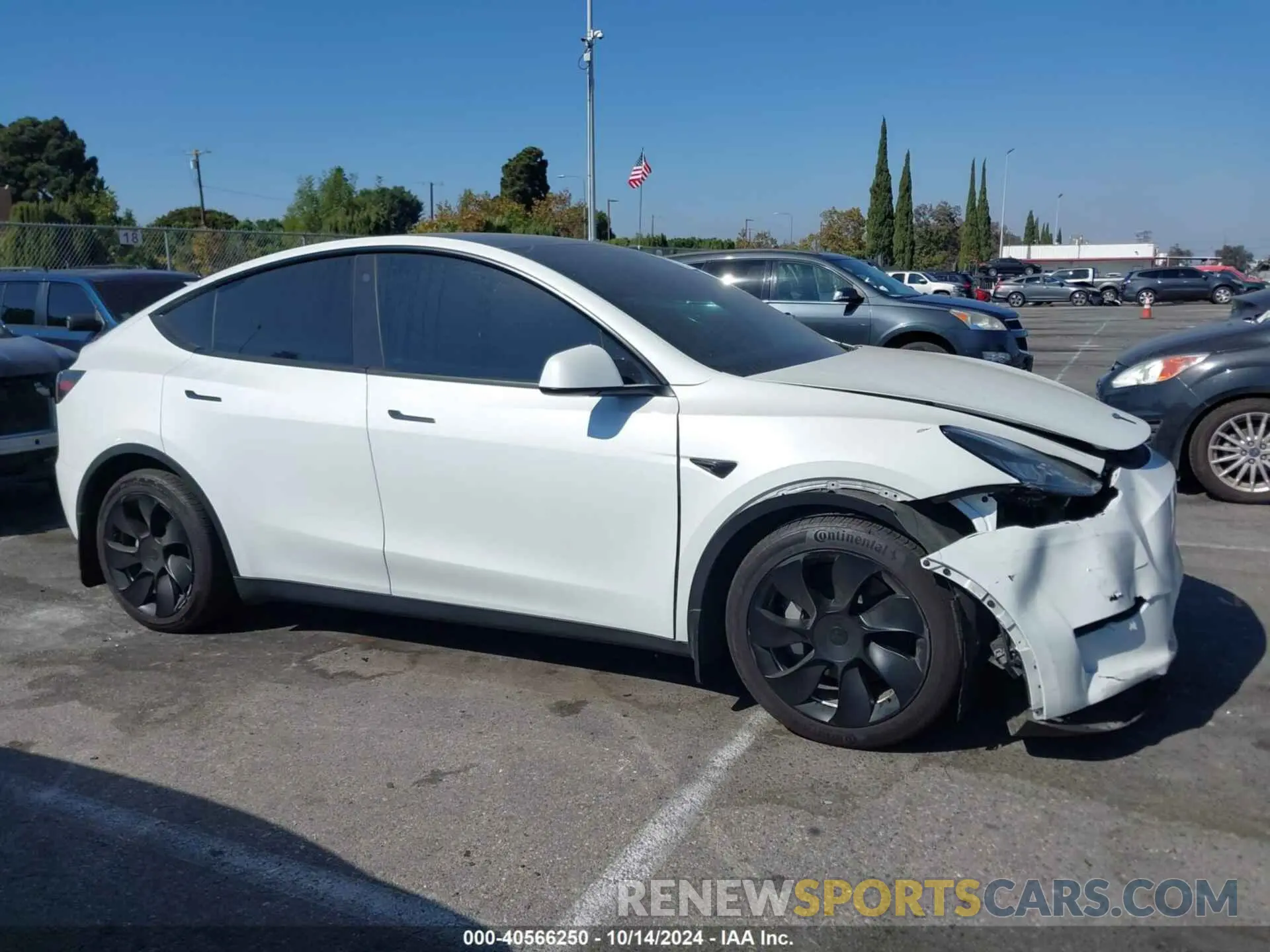 13 fotografías del automóvil dañado 7SAYGAEE6PF611528 TESLA MODEL Y 2023