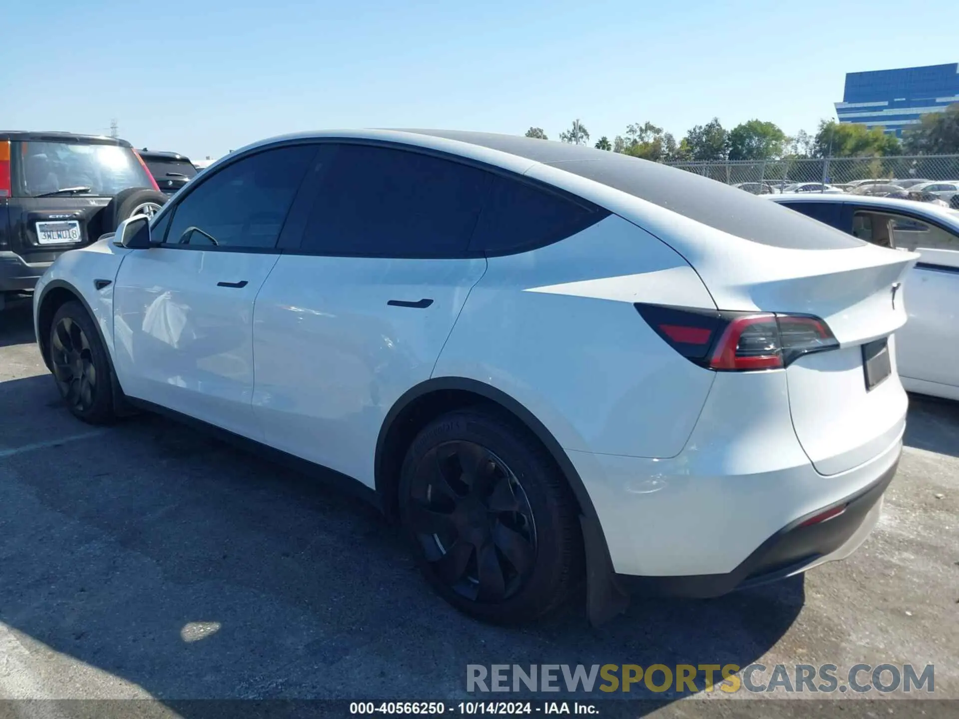 14 fotografías del automóvil dañado 7SAYGAEE6PF611528 TESLA MODEL Y 2023