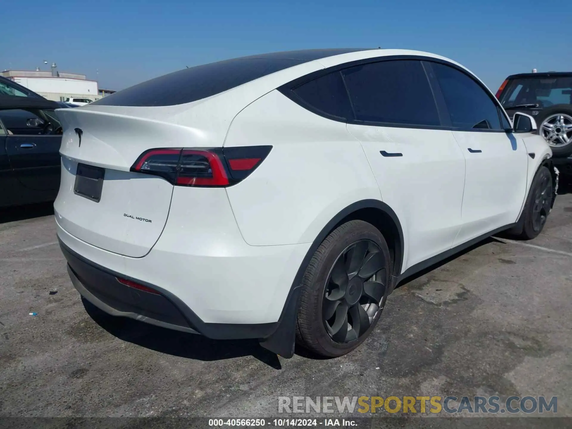 4 fotografías del automóvil dañado 7SAYGAEE6PF611528 TESLA MODEL Y 2023