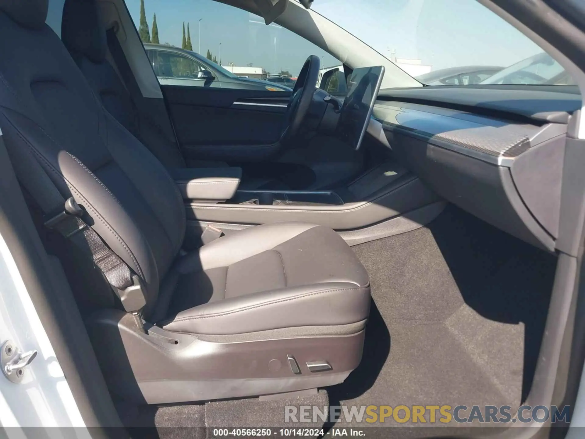 5 fotografías del automóvil dañado 7SAYGAEE6PF611528 TESLA MODEL Y 2023