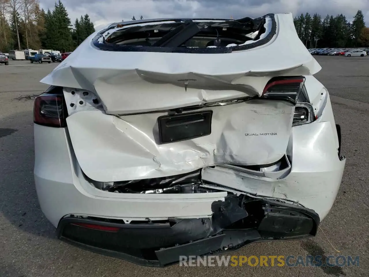 6 fotografías del automóvil dañado 7SAYGAEE6PF827170 TESLA MODEL Y 2023