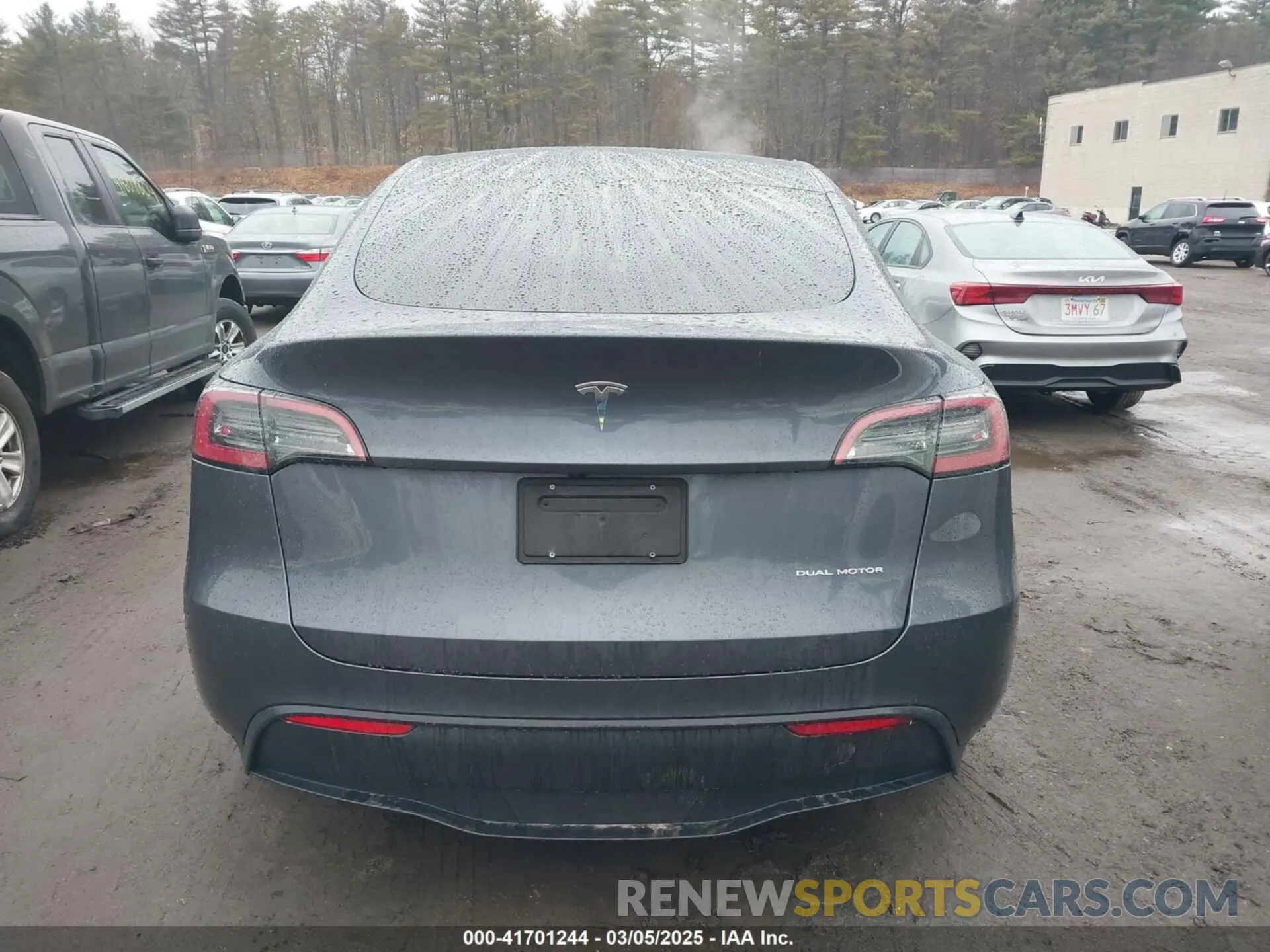 16 fotografías del automóvil dañado 7SAYGAEE6PF850027 TESLA MODEL Y 2023