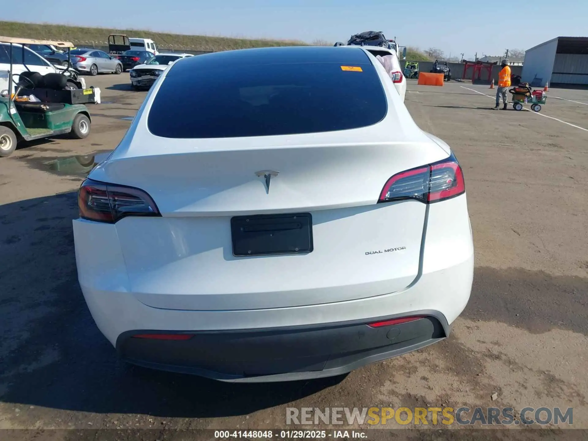 15 fotografías del automóvil dañado 7SAYGAEE6PF871072 TESLA MODEL Y 2023