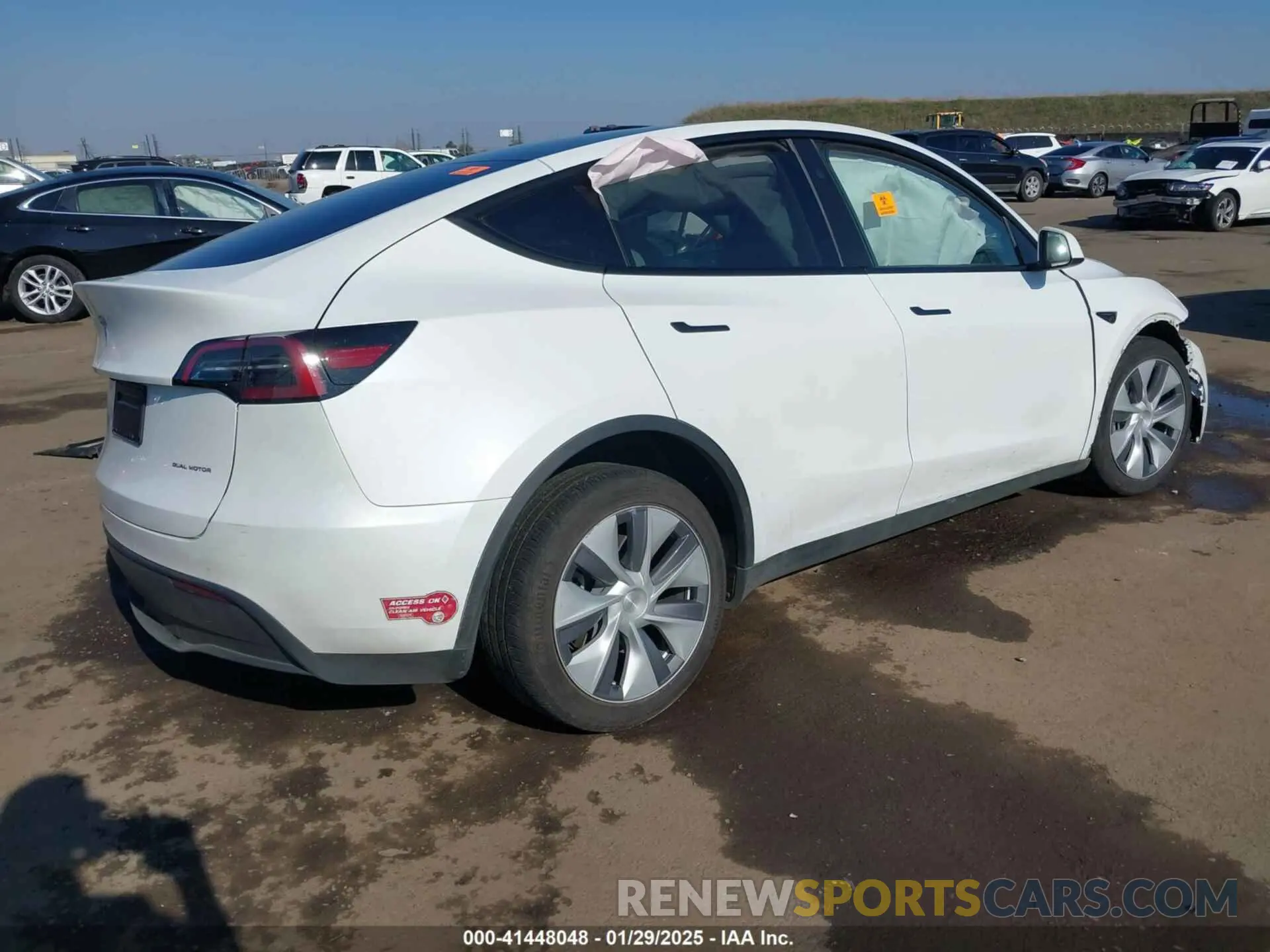 4 fotografías del automóvil dañado 7SAYGAEE6PF871072 TESLA MODEL Y 2023