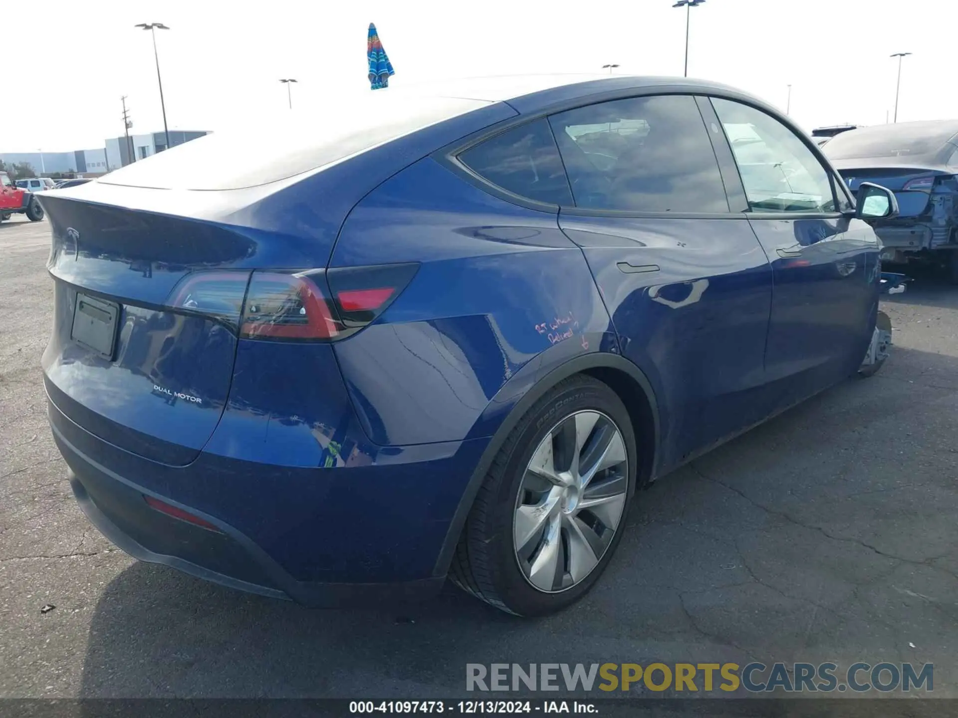 4 fotografías del automóvil dañado 7SAYGAEE6PF892570 TESLA MODEL Y 2023