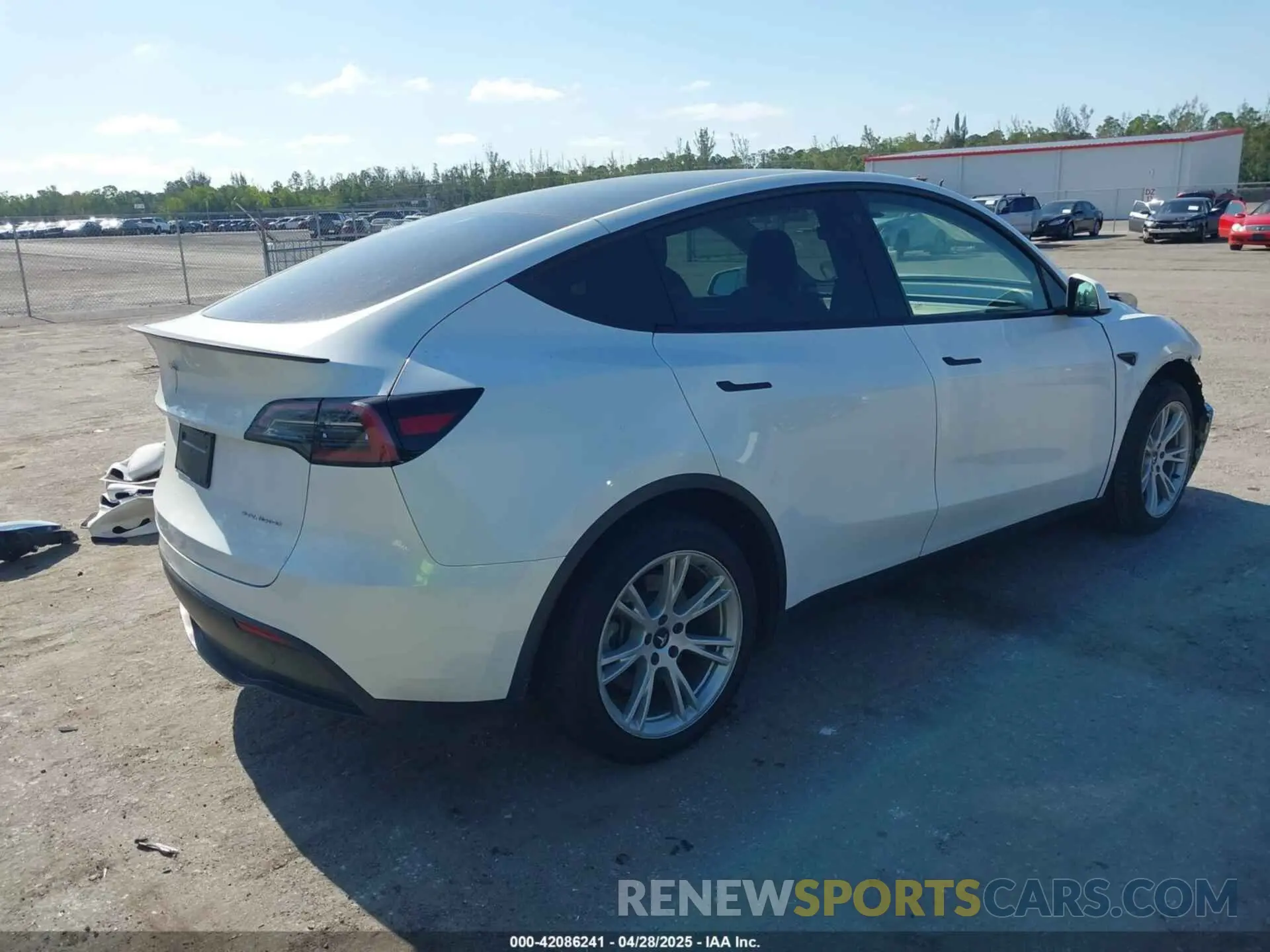 4 fotografías del automóvil dañado 7SAYGAEE7PF588681 TESLA MODEL Y 2023