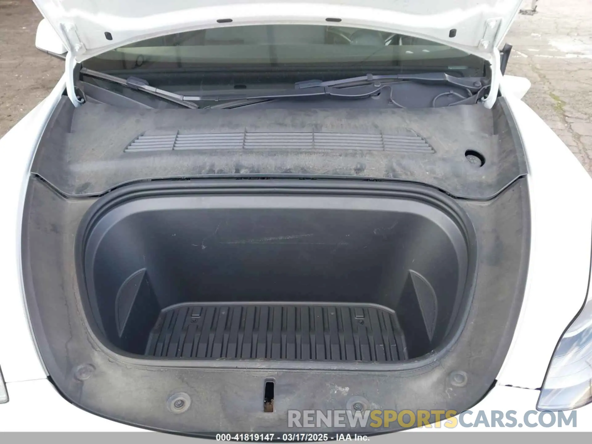 10 fotografías del automóvil dañado 7SAYGAEE7PF607195 TESLA MODEL Y 2023