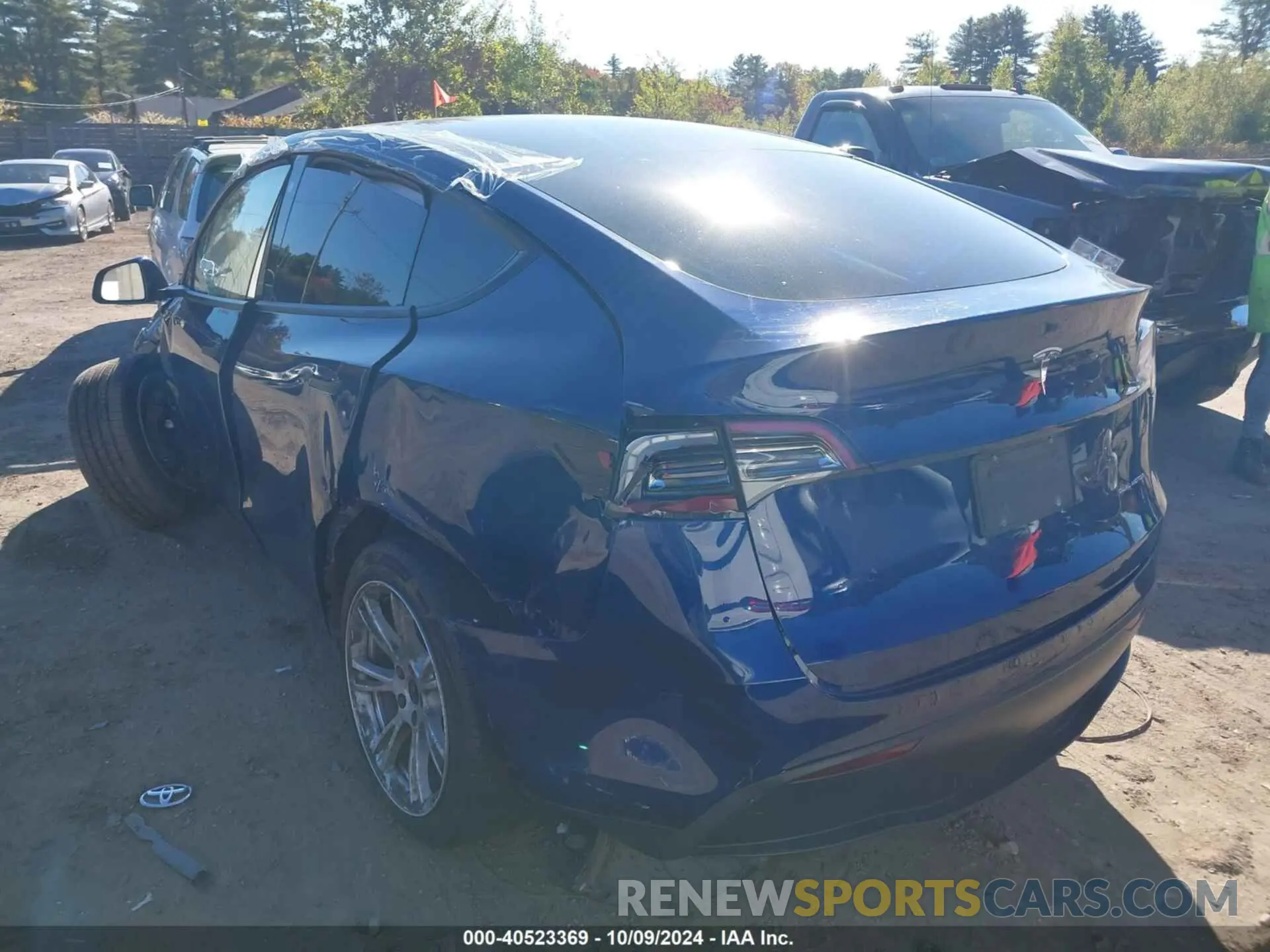 3 fotografías del automóvil dañado 7SAYGAEE7PF611442 TESLA MODEL Y 2023