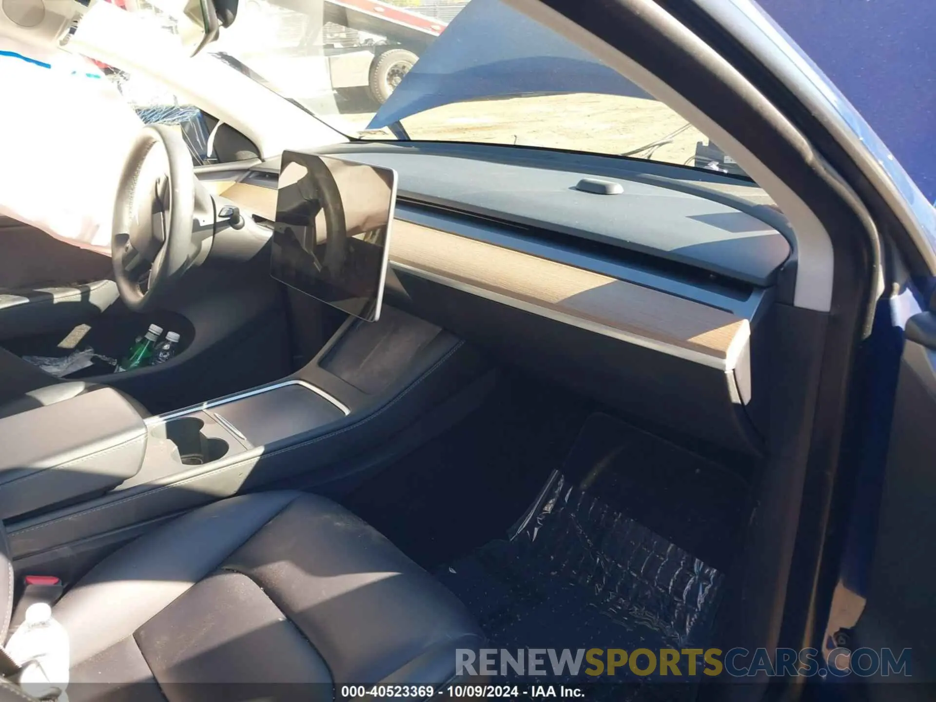5 fotografías del automóvil dañado 7SAYGAEE7PF611442 TESLA MODEL Y 2023