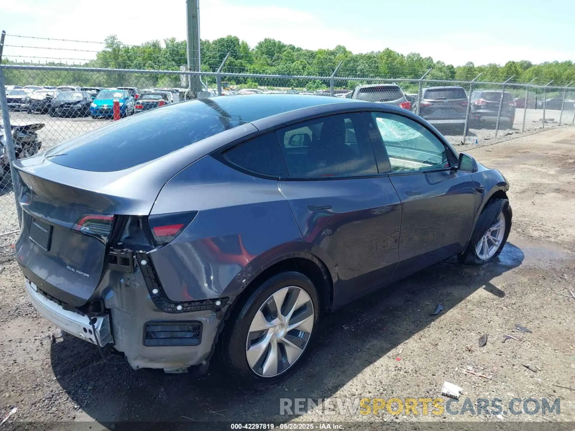4 fotografías del automóvil dañado 7SAYGAEE7PF615751 TESLA MODEL Y 2023