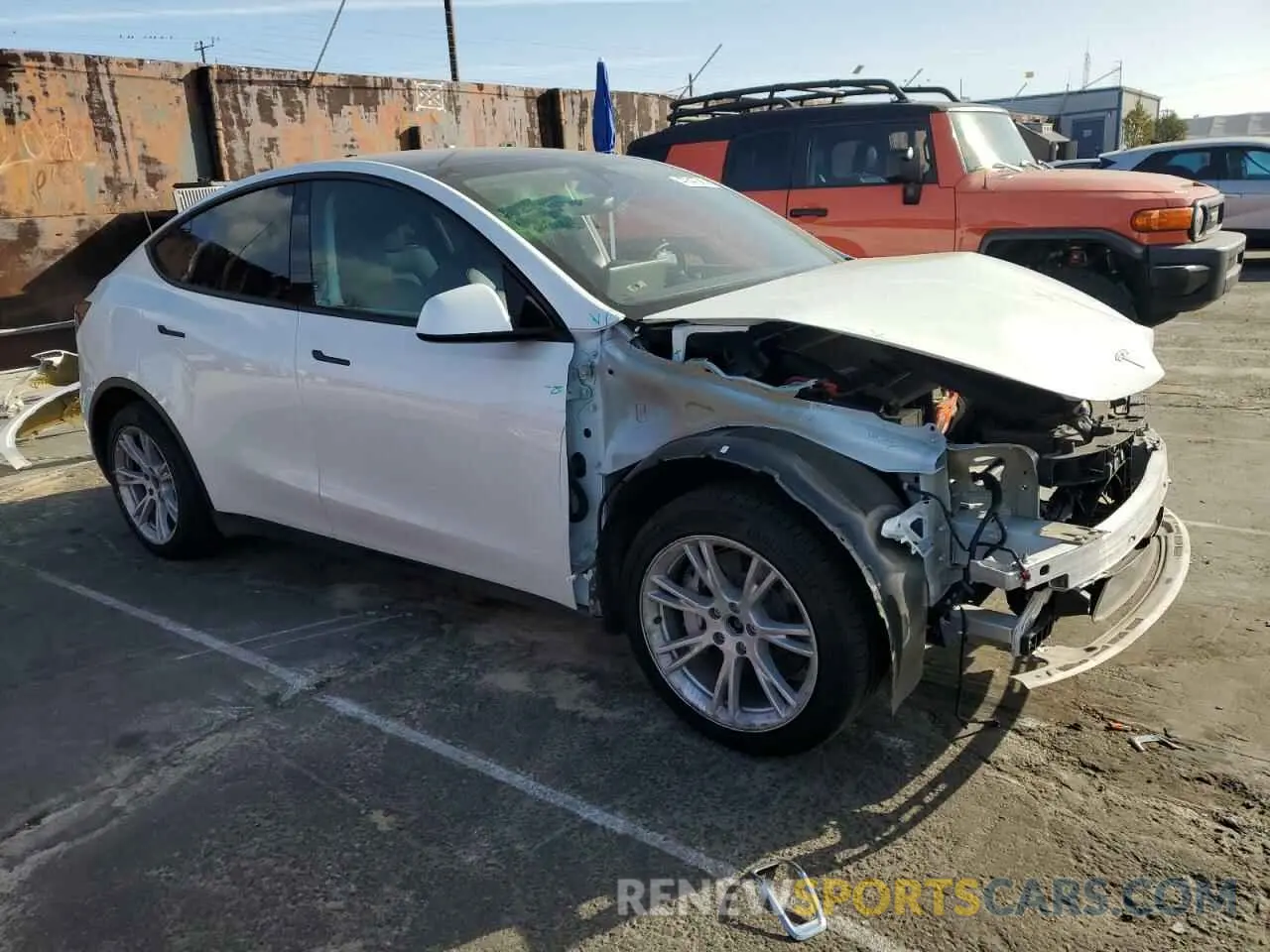4 fotografías del automóvil dañado 7SAYGAEE7PF619170 TESLA MODEL Y 2023