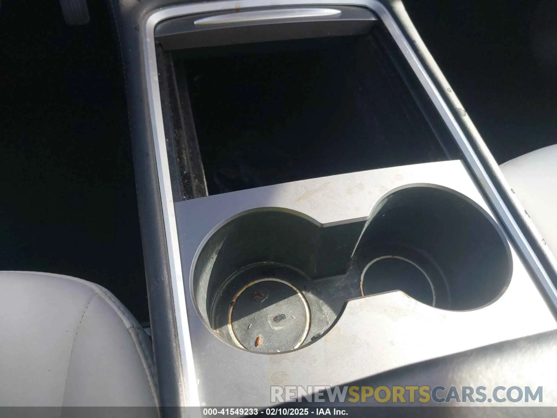 11 fotografías del automóvil dañado 7SAYGAEE7PF741155 TESLA MODEL Y 2023