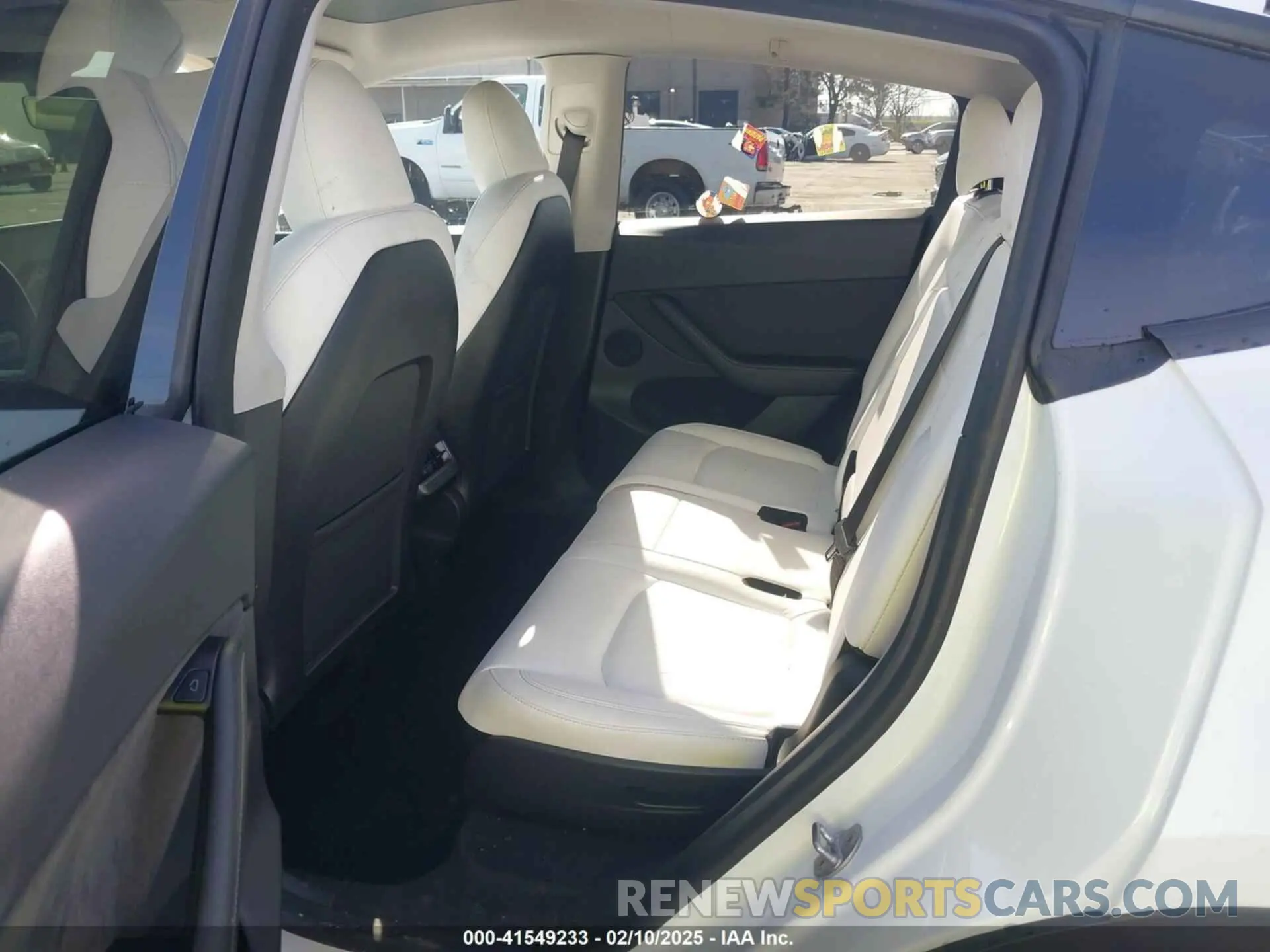 8 fotografías del automóvil dañado 7SAYGAEE7PF741155 TESLA MODEL Y 2023
