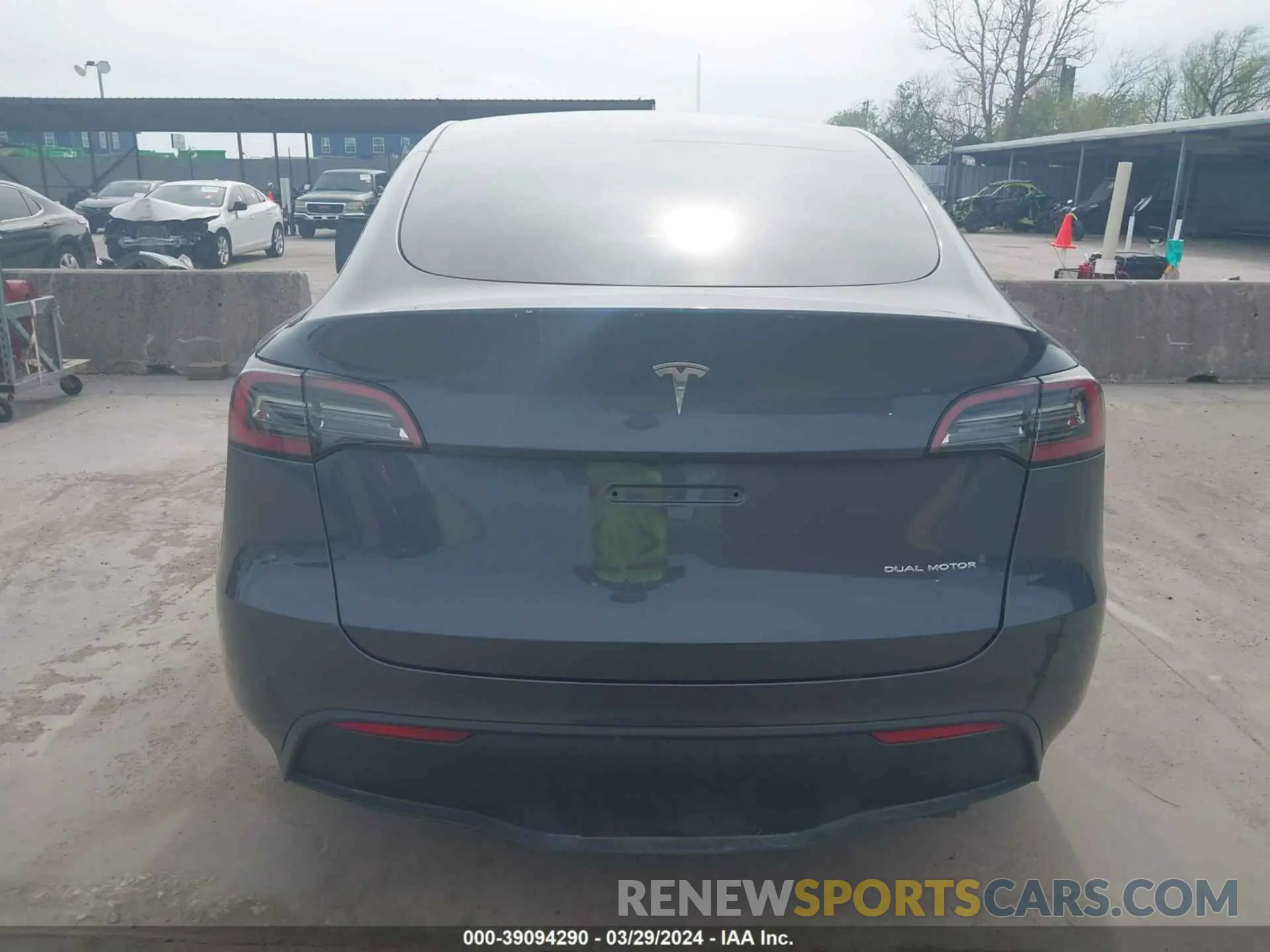 15 fotografías del automóvil dañado 7SAYGAEE7PF768825 TESLA MODEL Y 2023