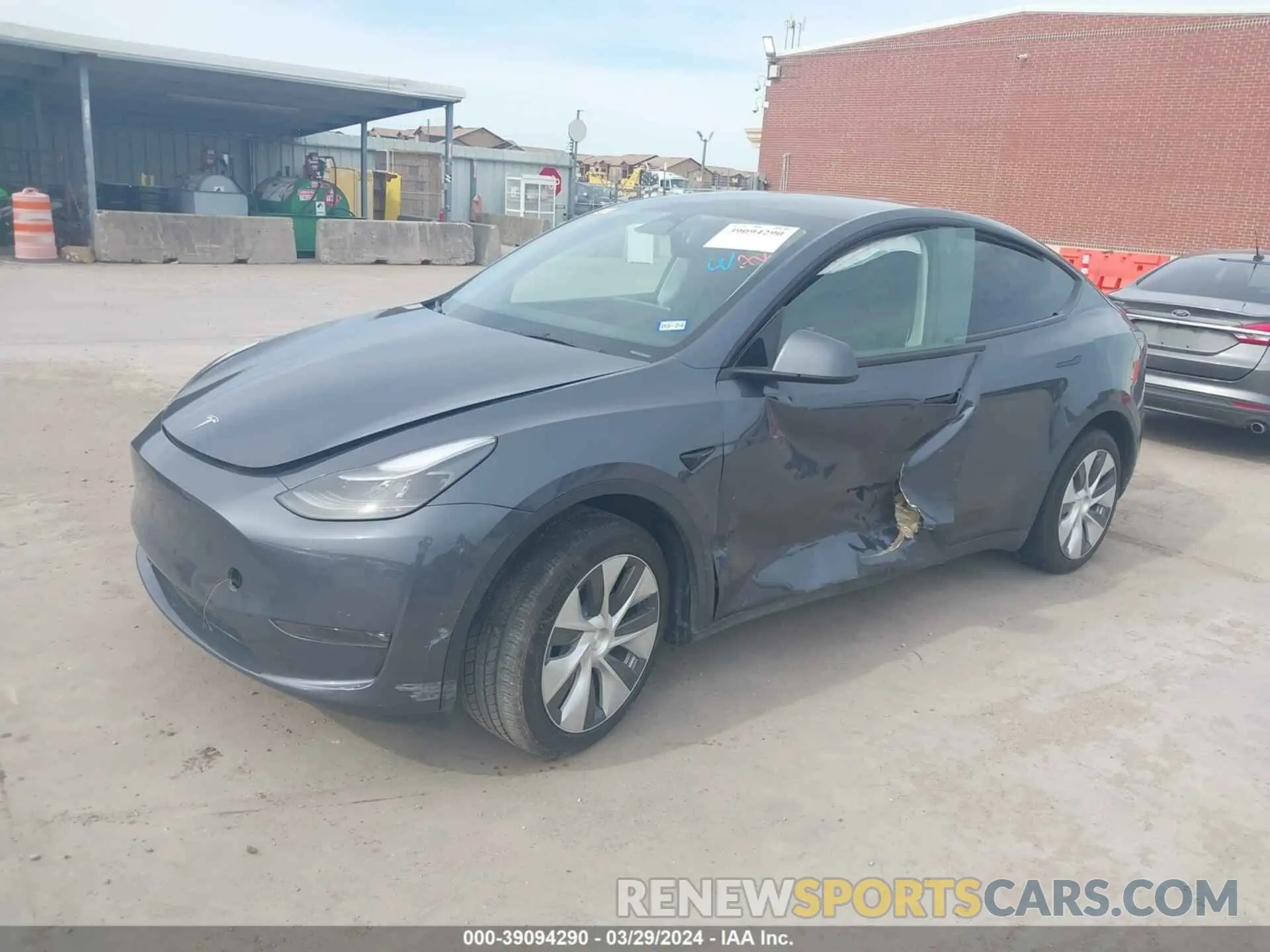 2 fotografías del automóvil dañado 7SAYGAEE7PF768825 TESLA MODEL Y 2023
